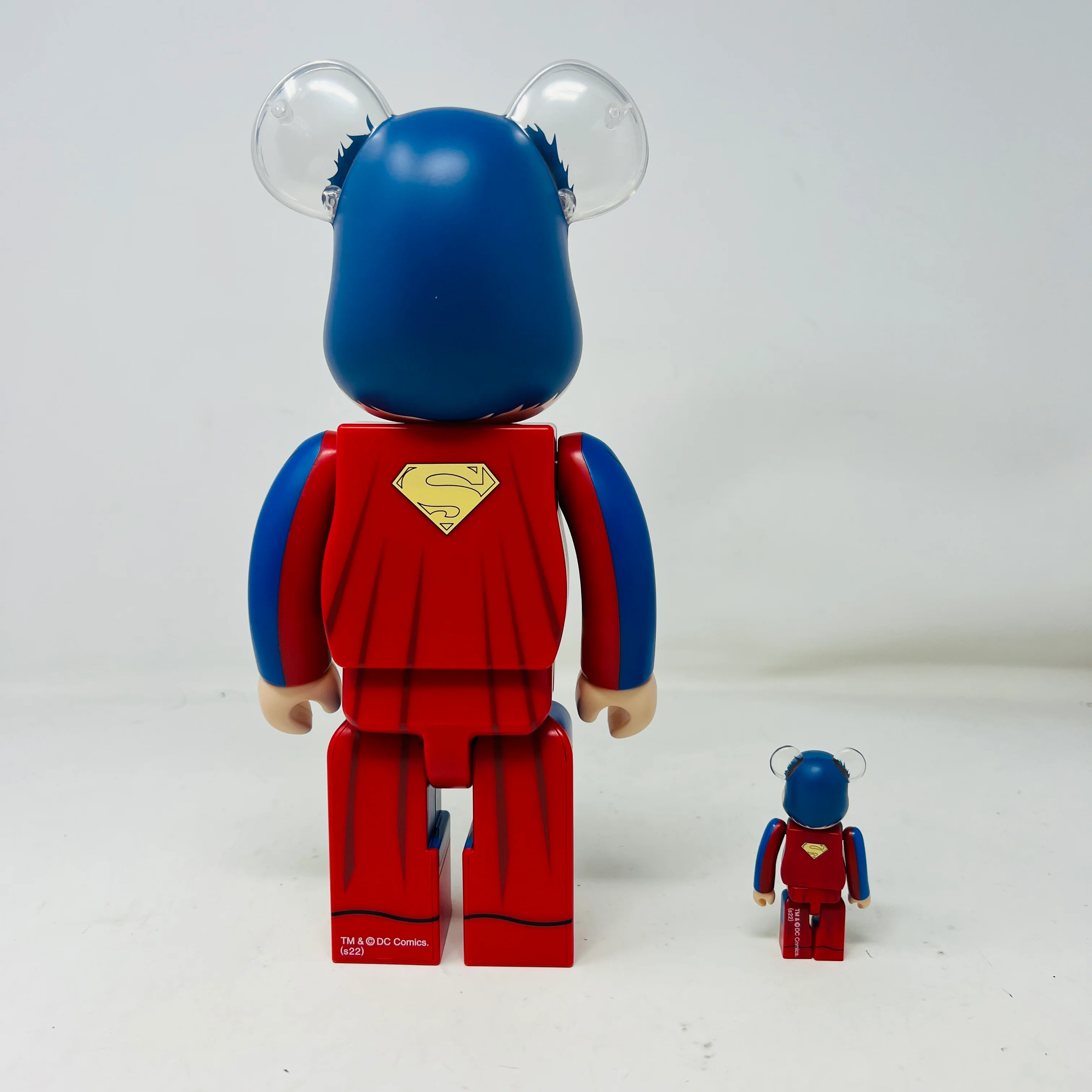 Bearbrick Superman (Batman: Hush Ver.) 100% & 400% Set - Image 2