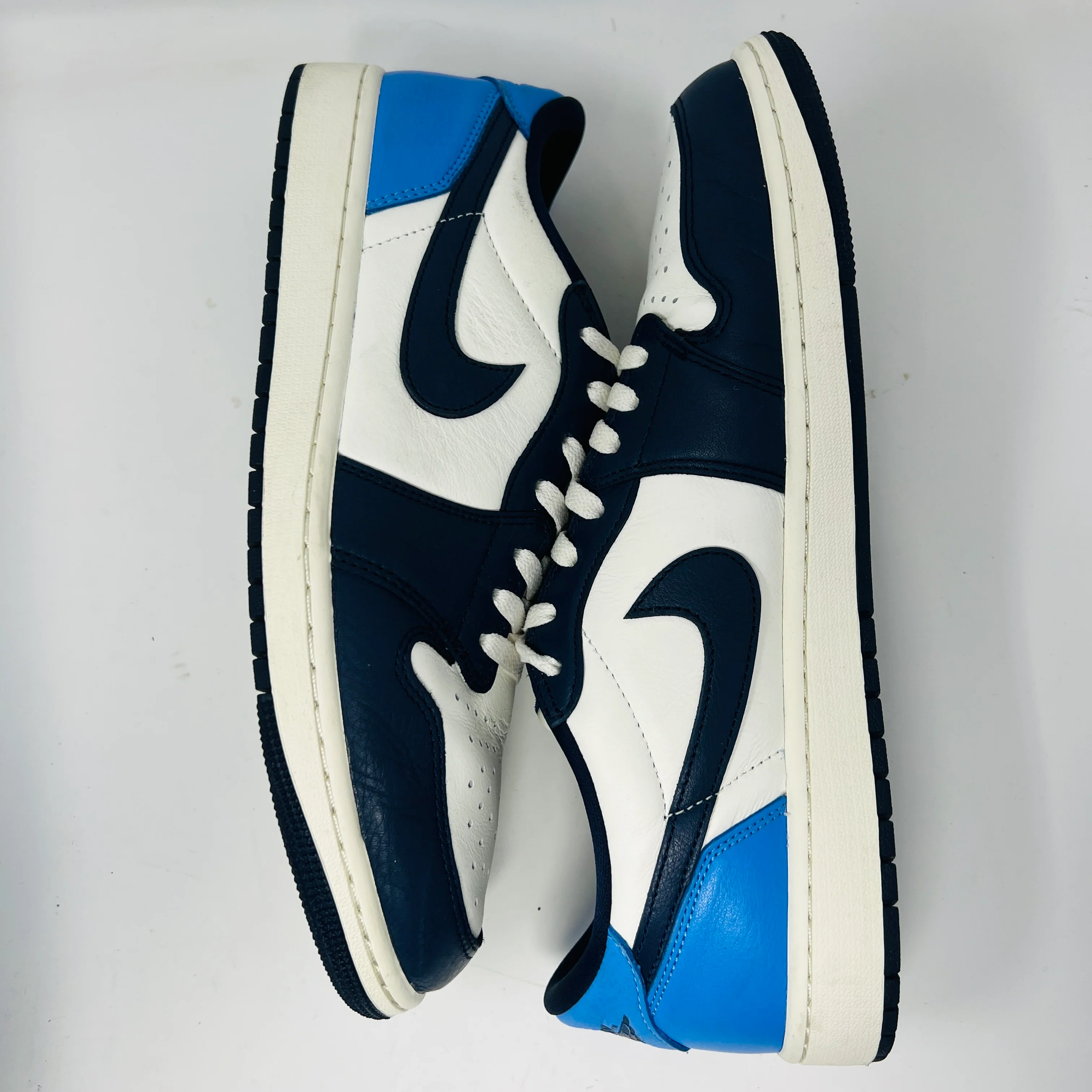 Jordan 1 Low OG Obsidian UNC - Image 3
