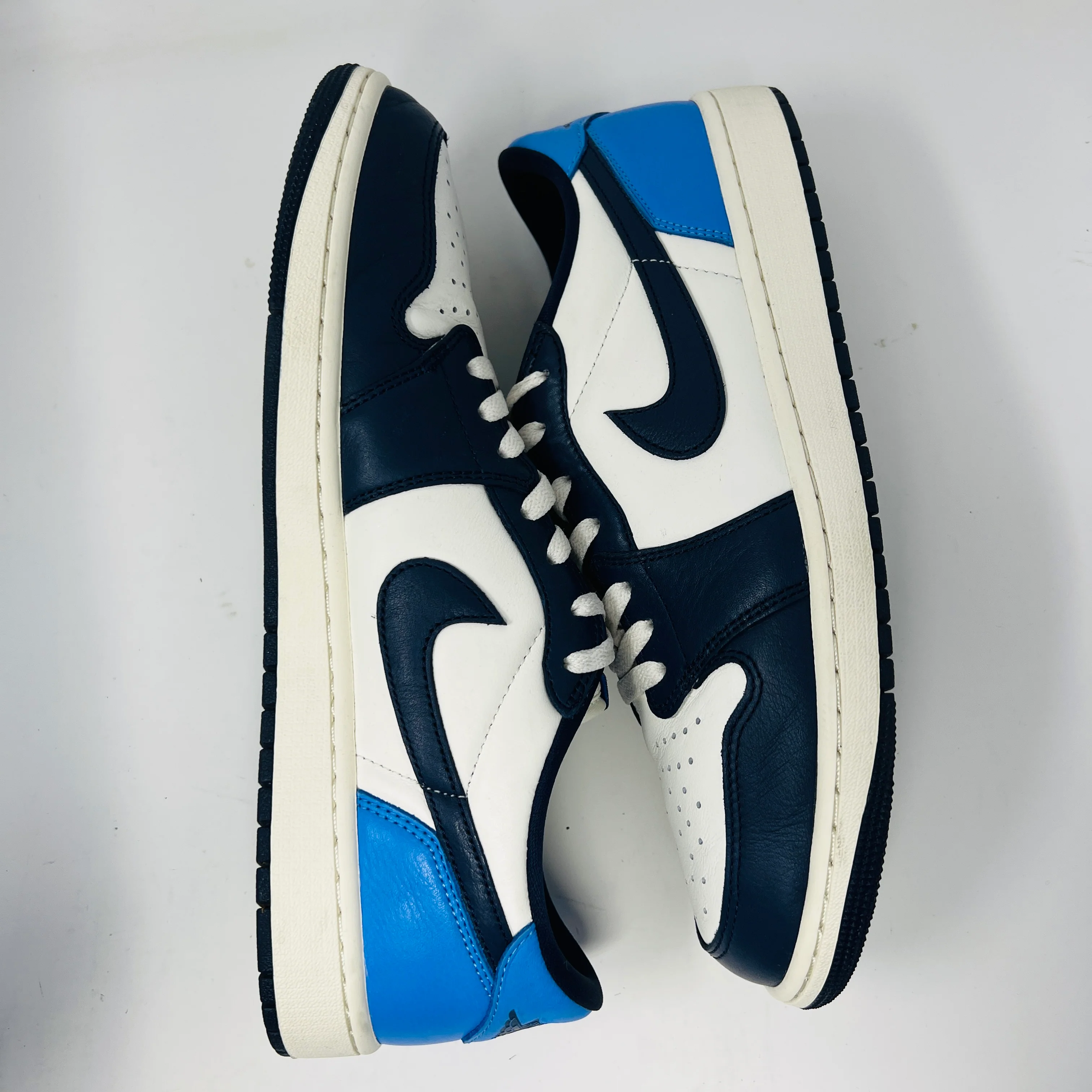 Jordan 1 Low OG Obsidian UNC - Image 4