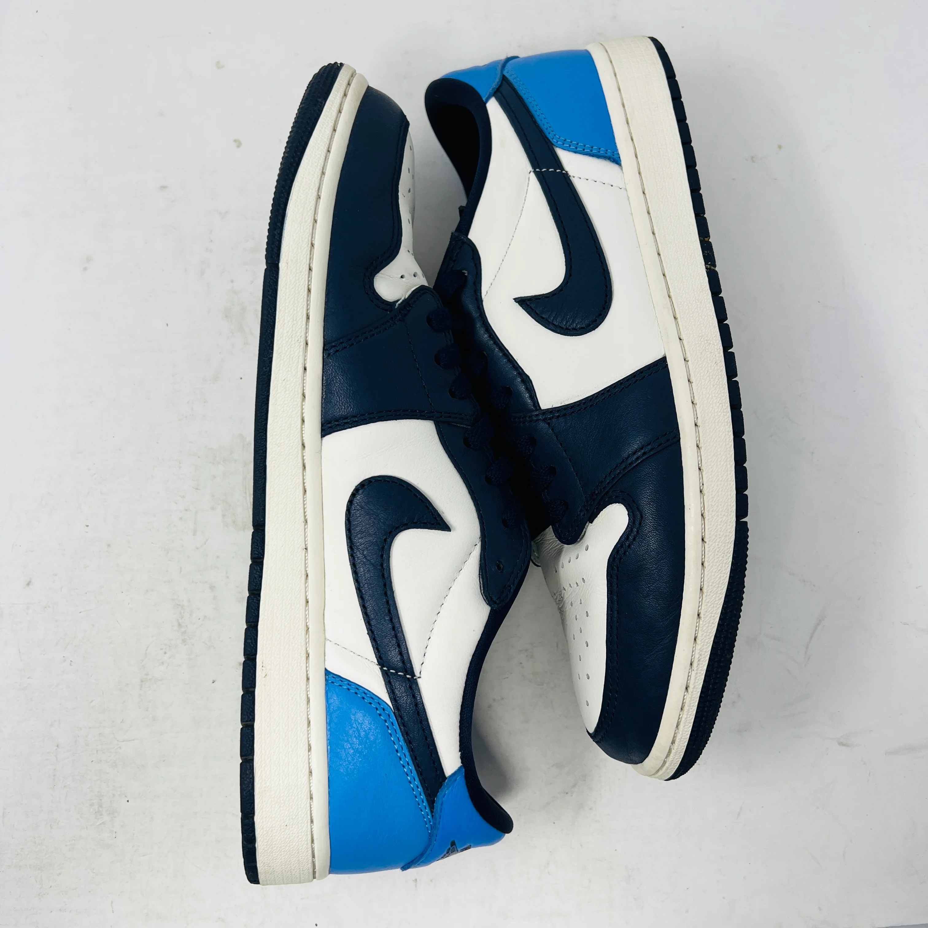 Jordan 1 Low OG Obsidian UNC - Image 4