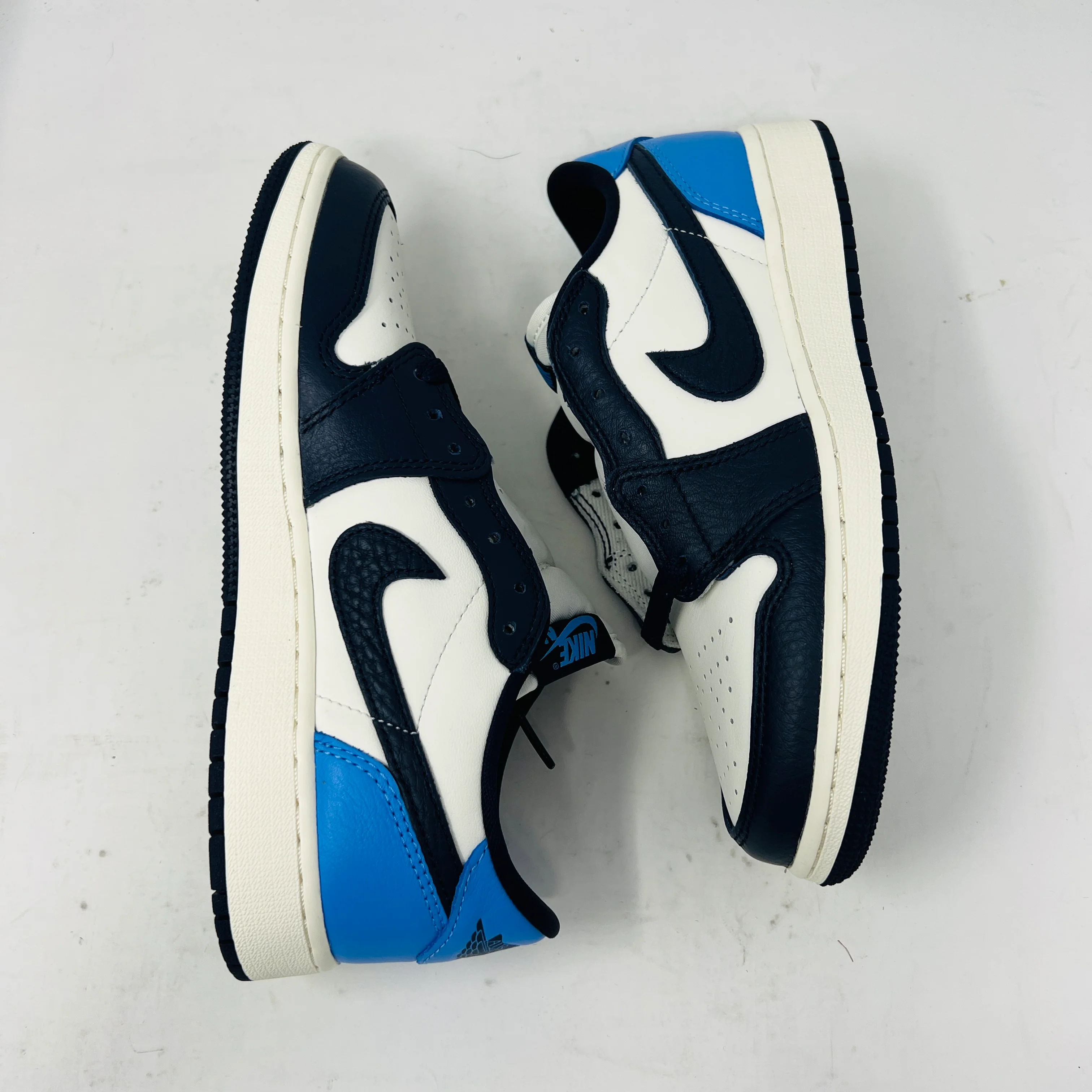 Jordan 1 Low OG Obsidian UNC (GS) - Image 4