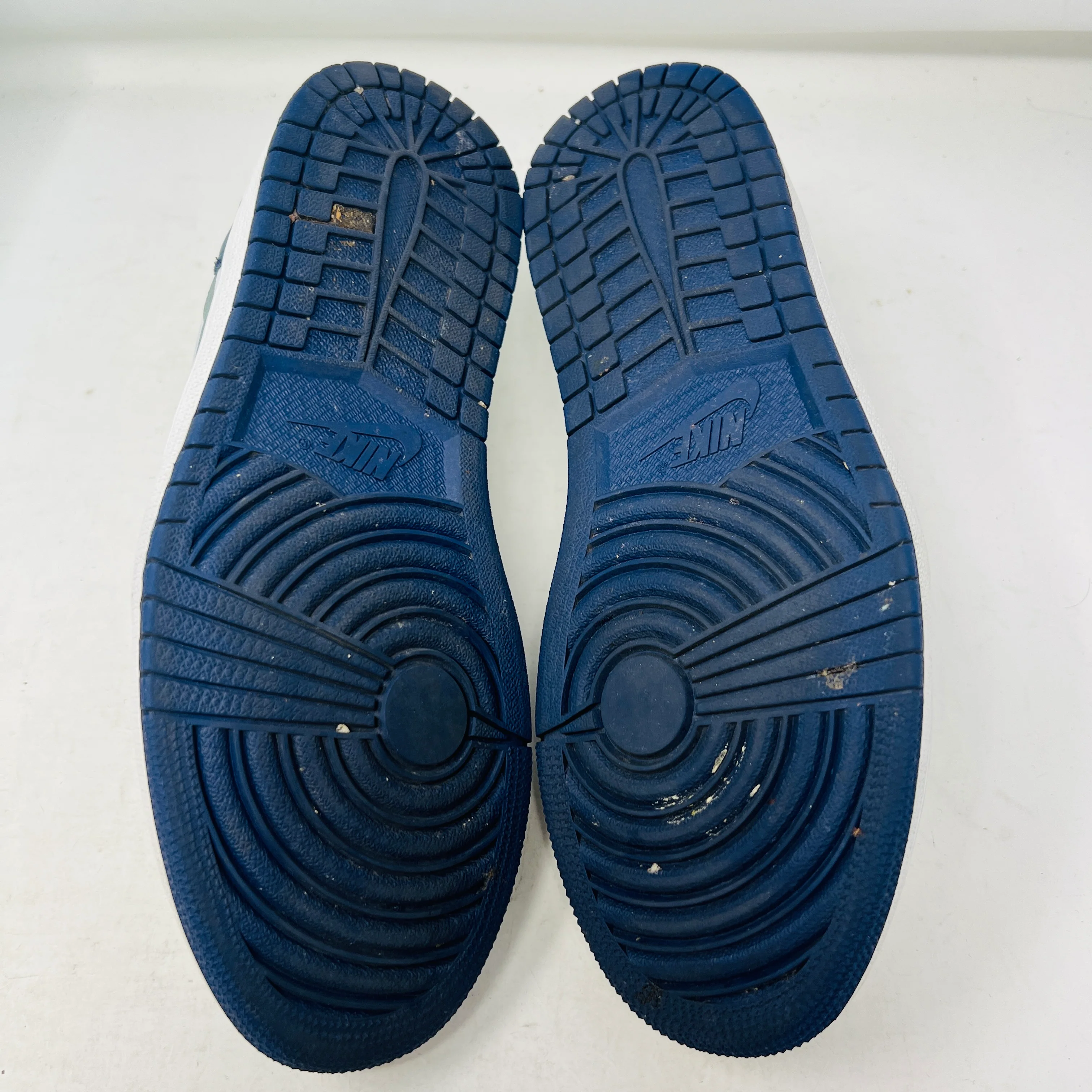 Jordan 1 Low SB Midnight Navy - Image 6