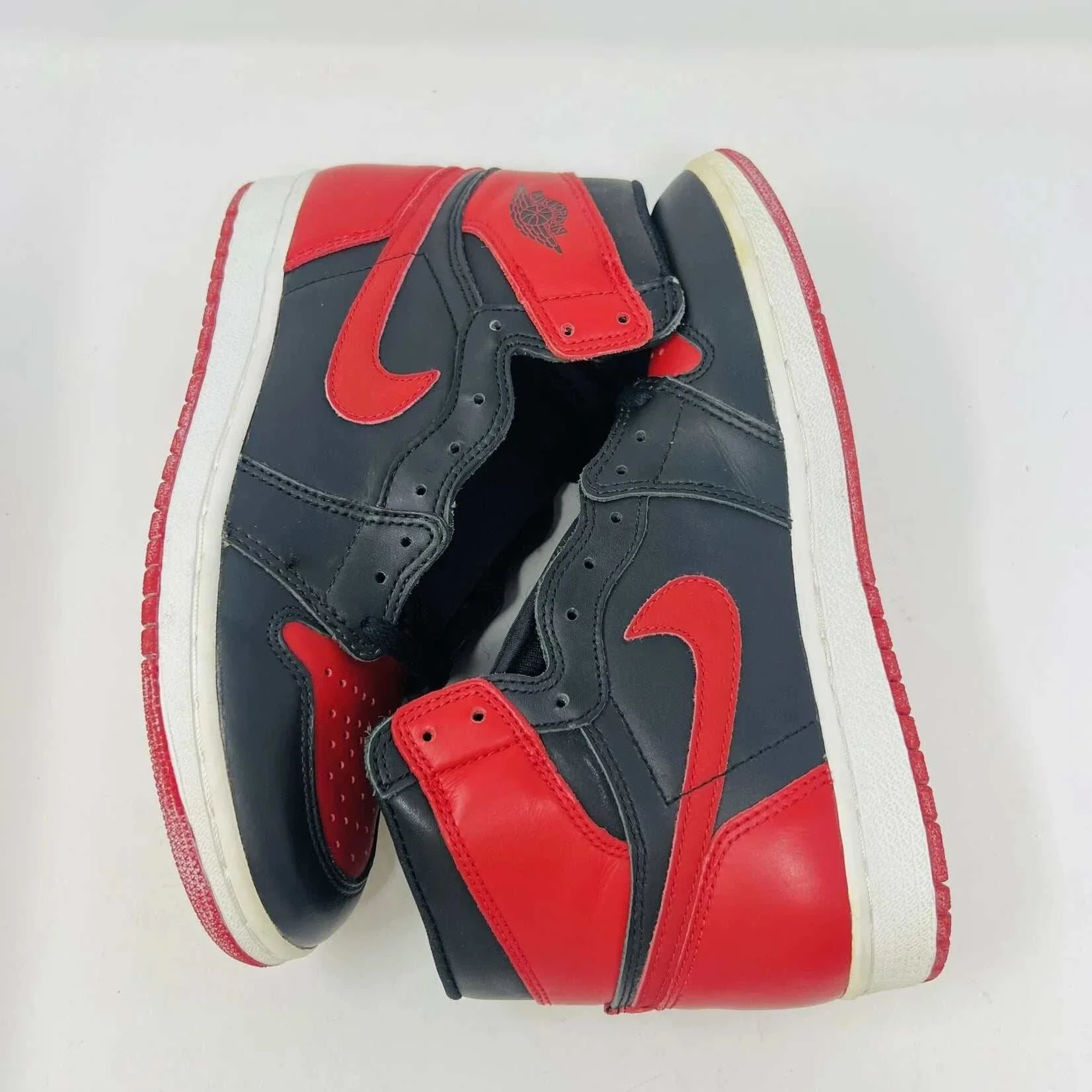 Jordan 1 Retro Bred (1994) - Image 3