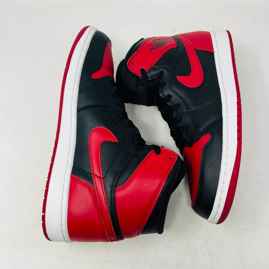 Jordan 1 Retro Bred (2013) - Image 4
