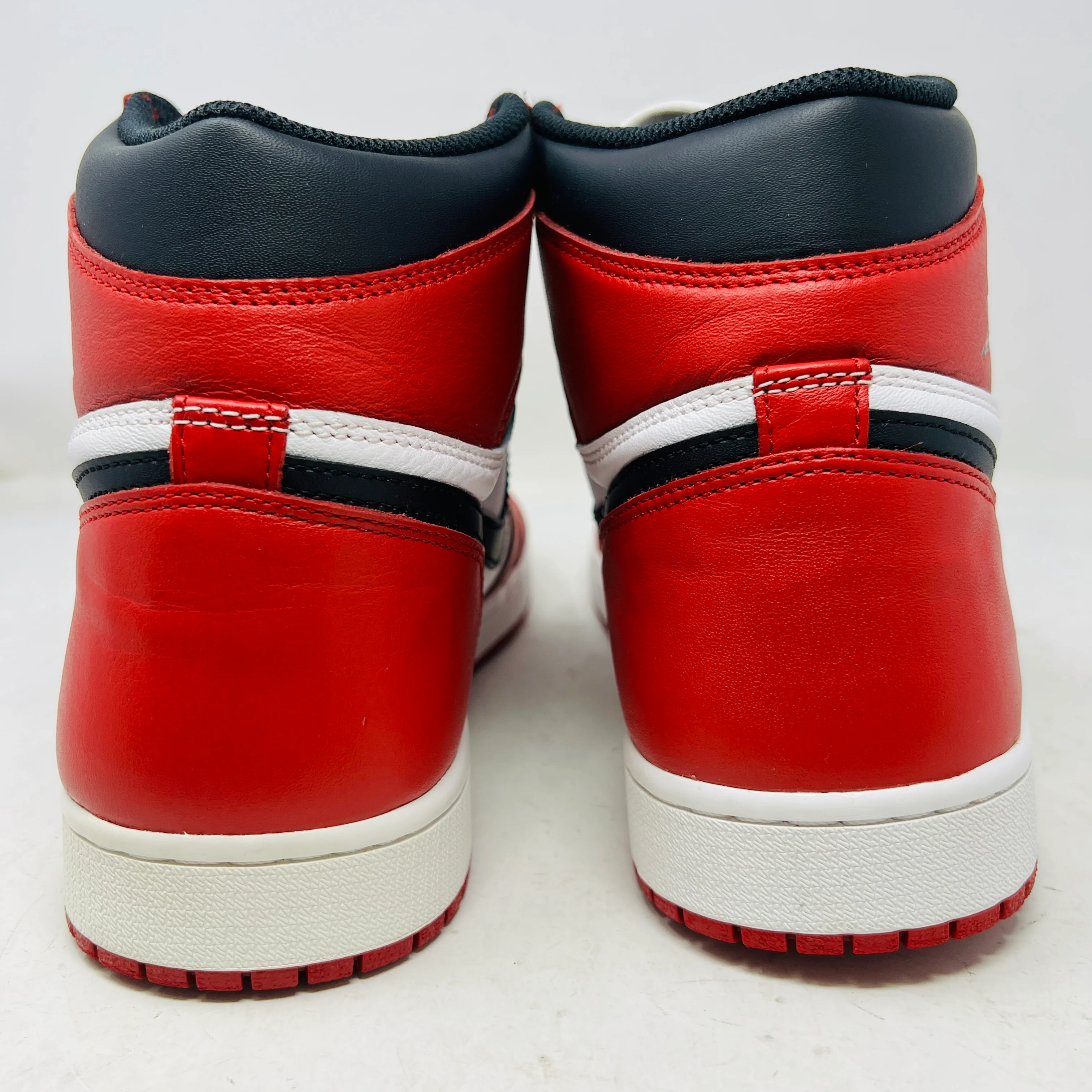 Jordan 1 Retro Chicago (2015) - Image 5