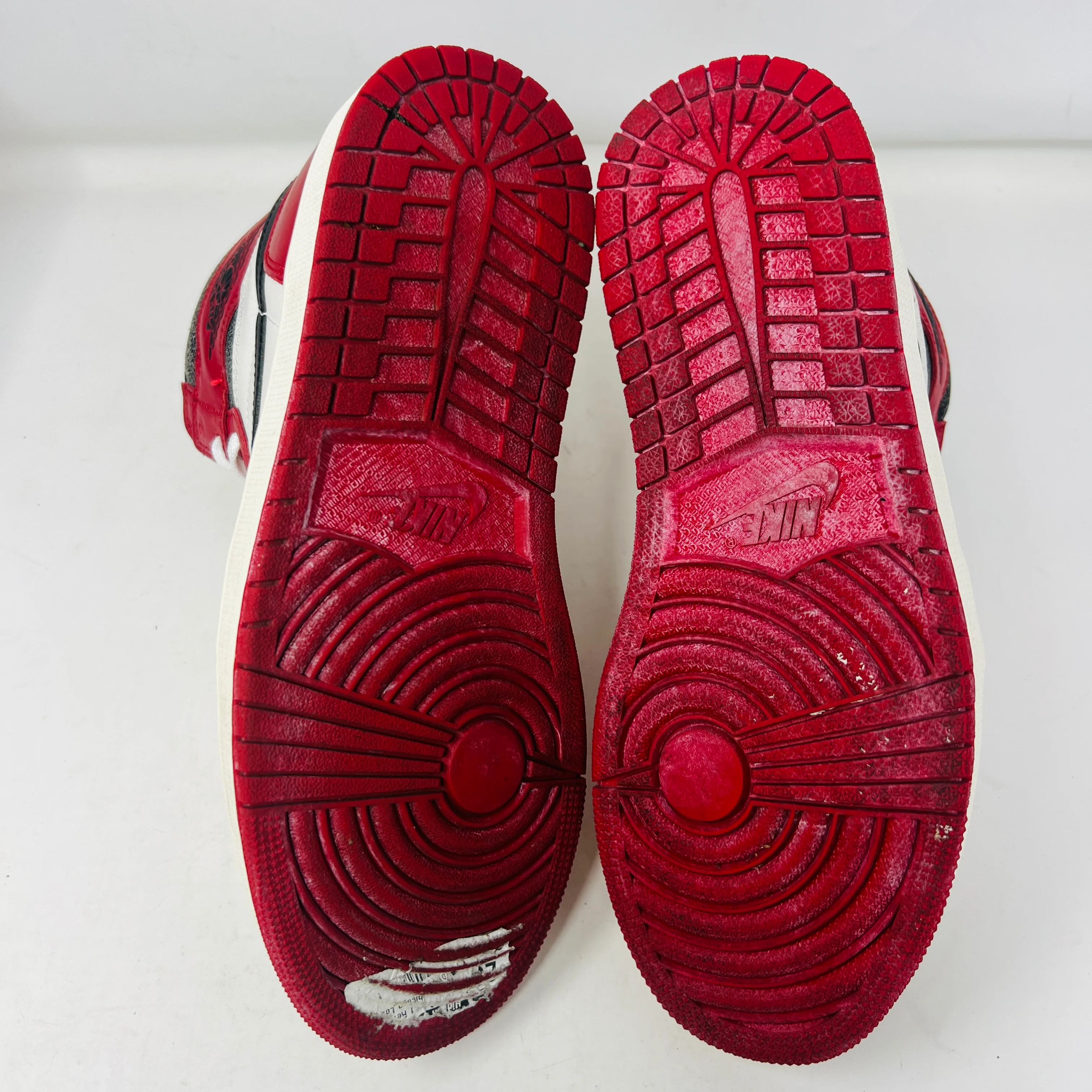 Jordan 1 Retro High OG Chicago Lost and Found - Image 6