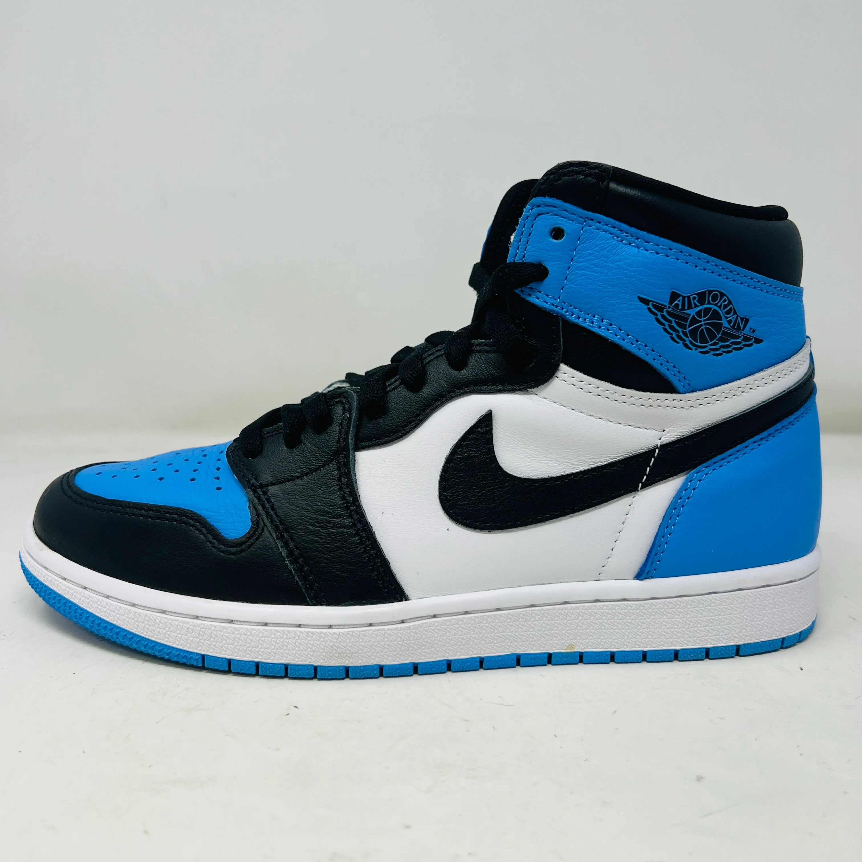 Jordan 1 Retro High OG UNC Toe