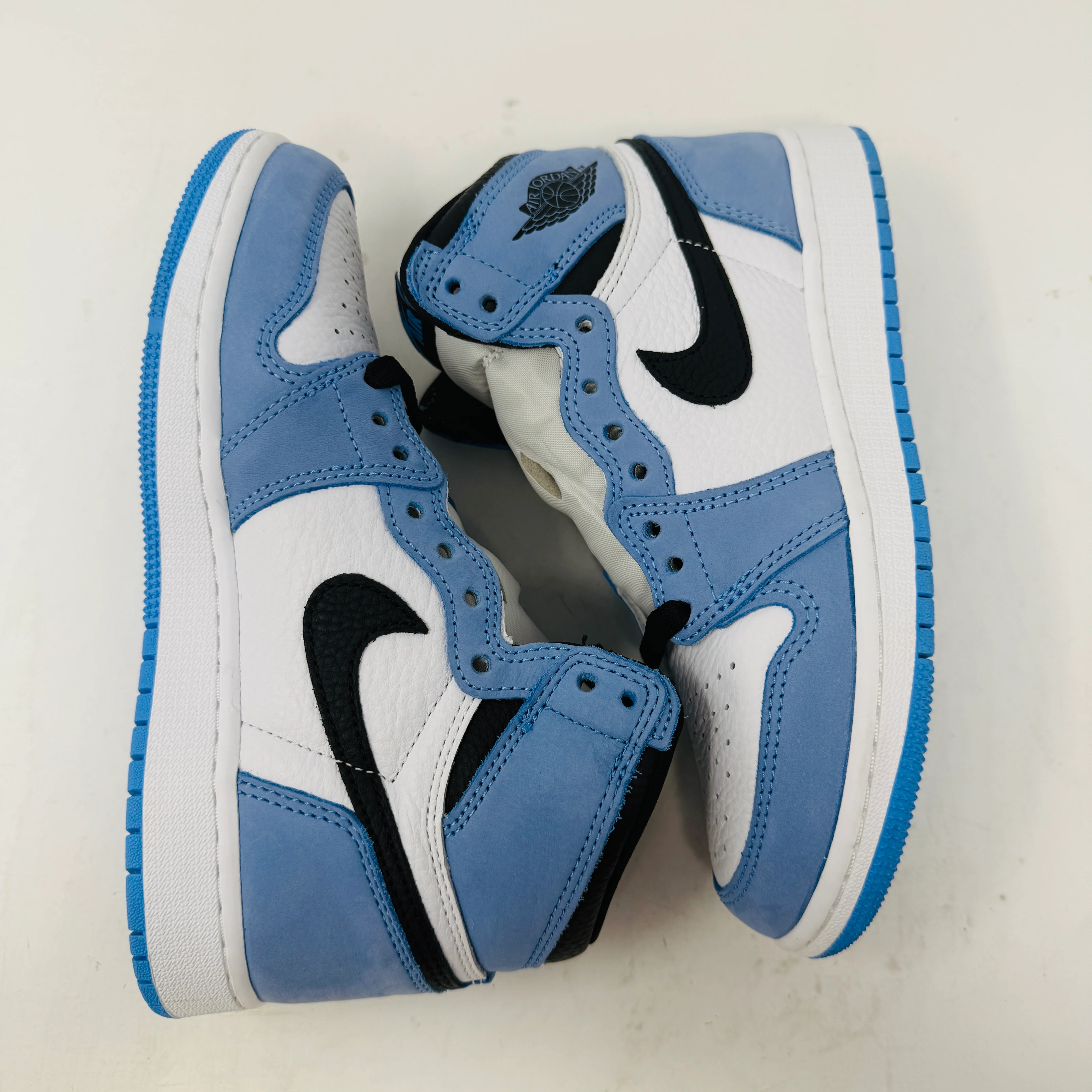 Jordan 1 Retro High OG University Blue (GS) - Image 4
