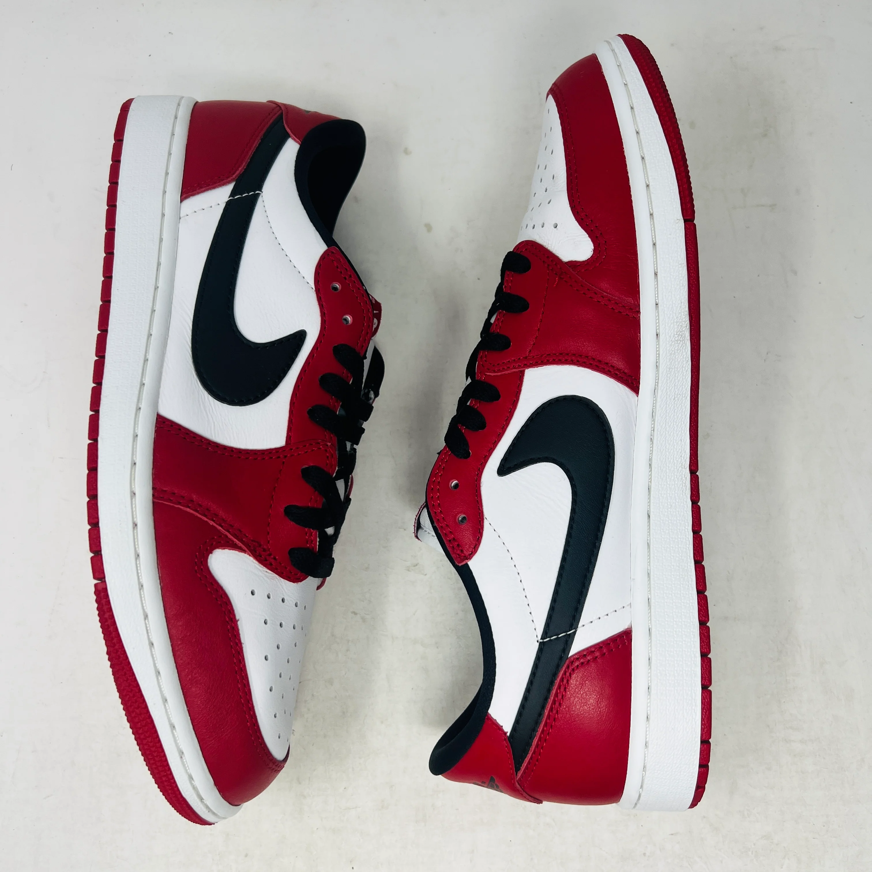 Jordan 1 Retro Low OG Chicago (2025) - Image 3