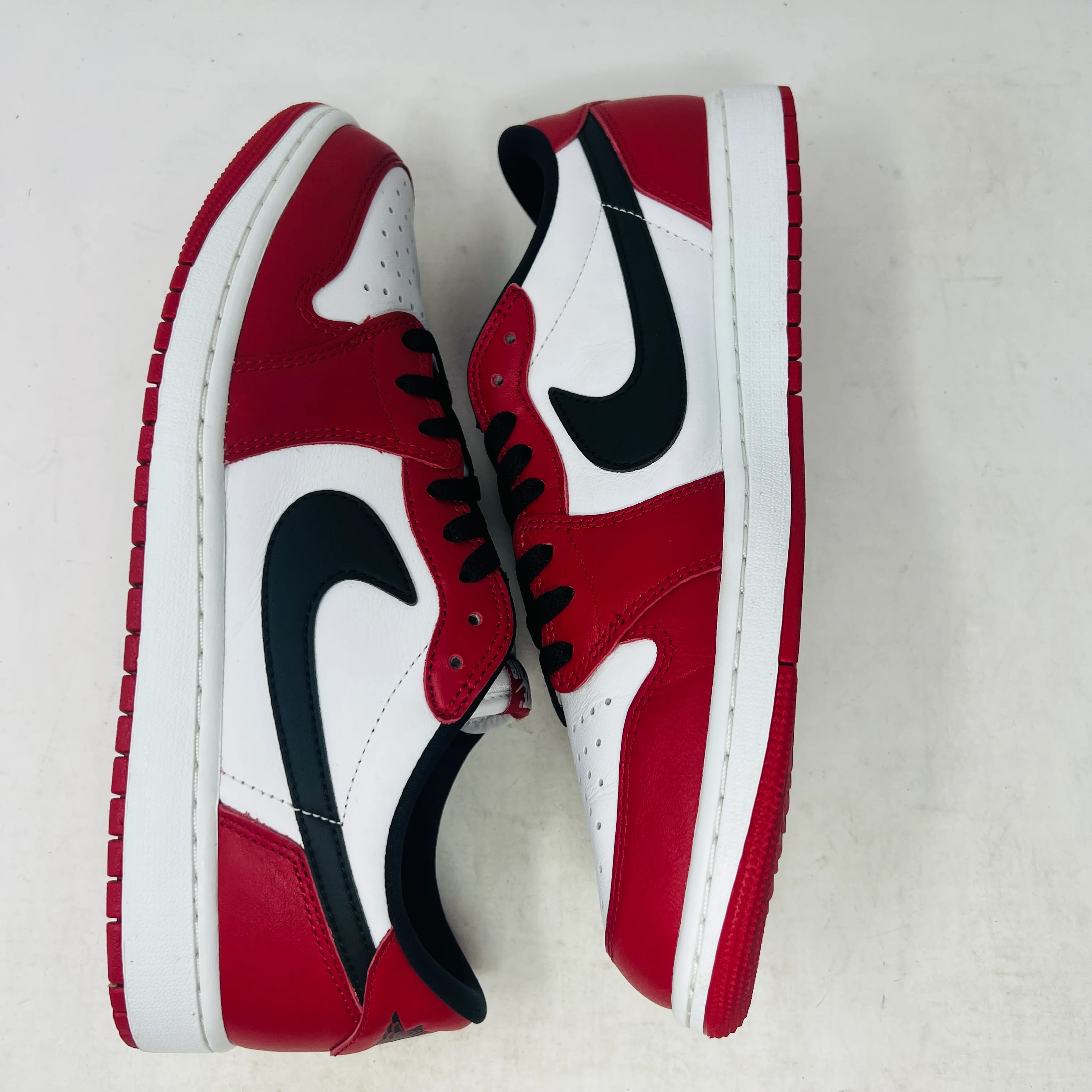 Jordan 1 Retro Low OG Chicago (2025) - Image 4