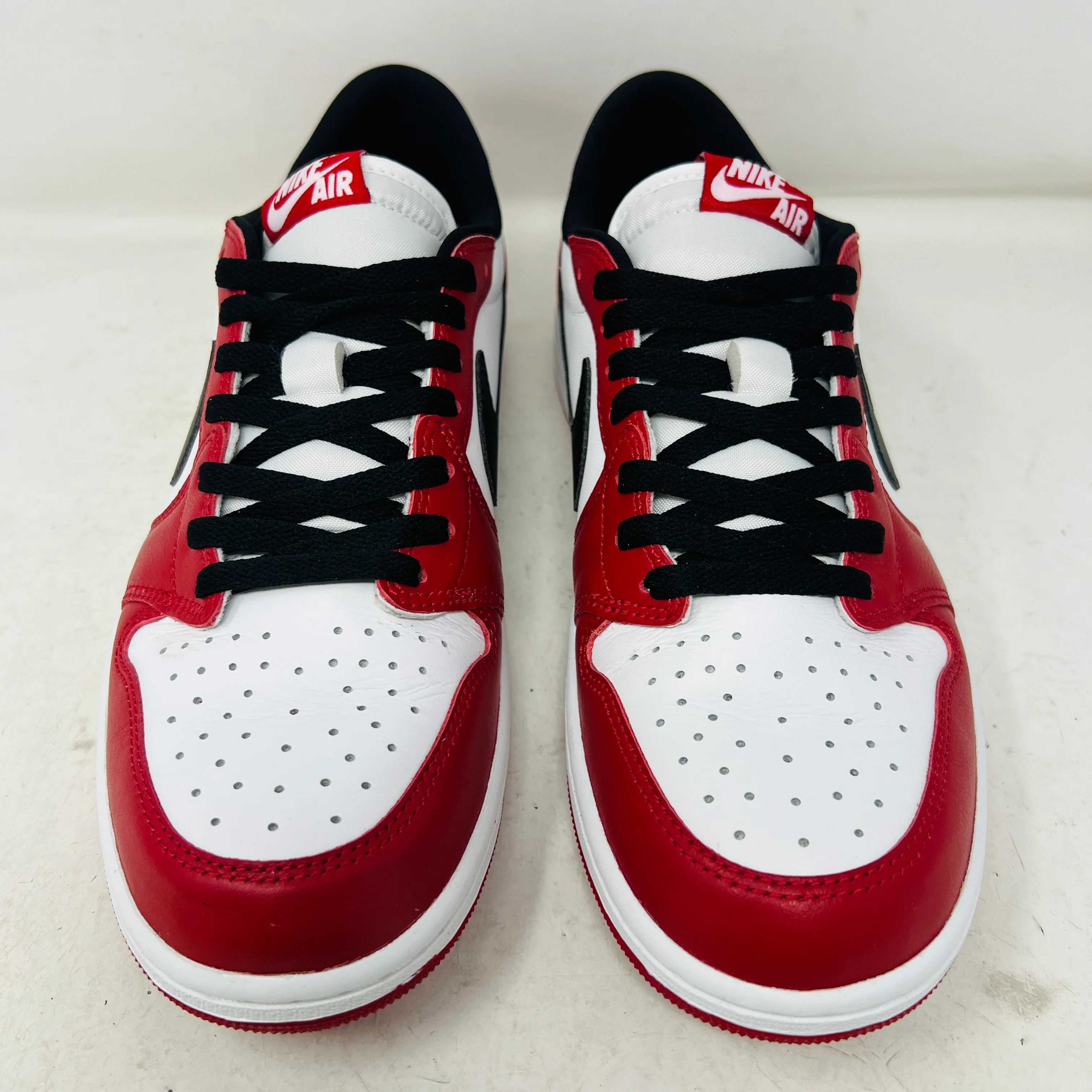 Jordan 1 Retro Low OG Chicago (2025) - Image 2