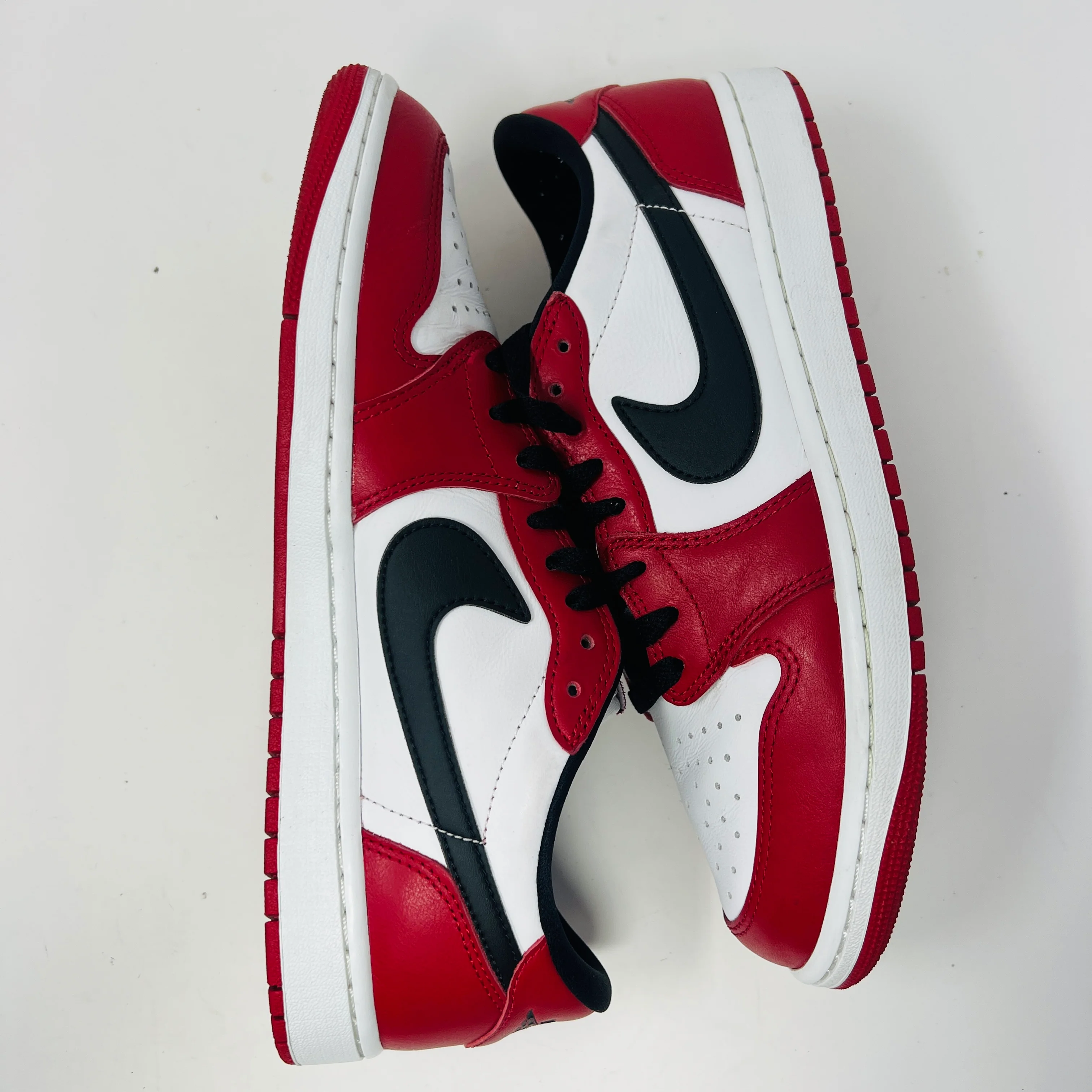 Jordan 1 Retro Low OG Chicago (2025) - Image 4
