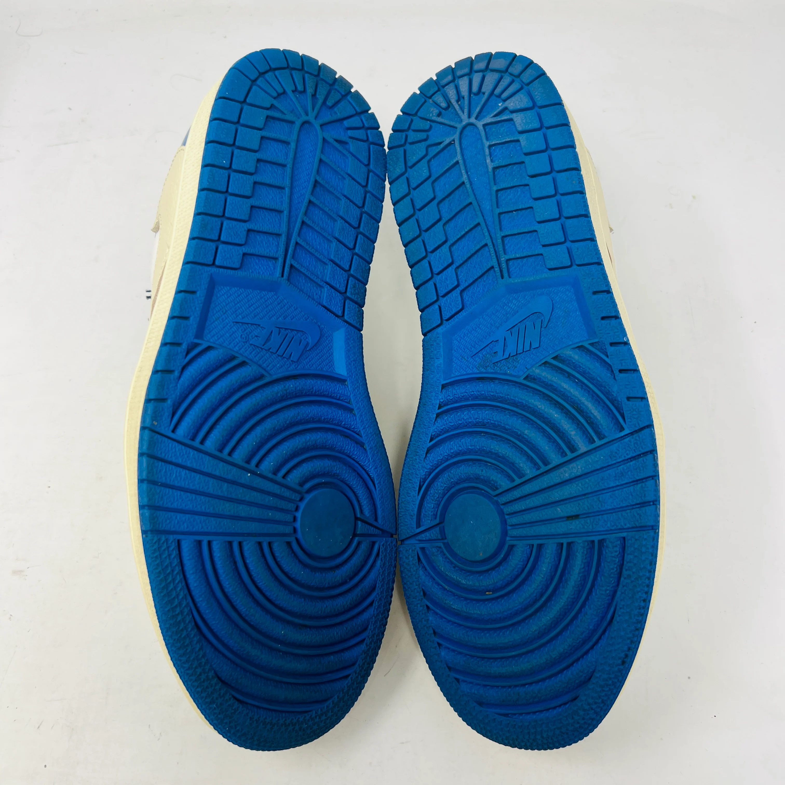 Jordan 1 Retro Low OG SP Fragment x Travis Scott - Image 6