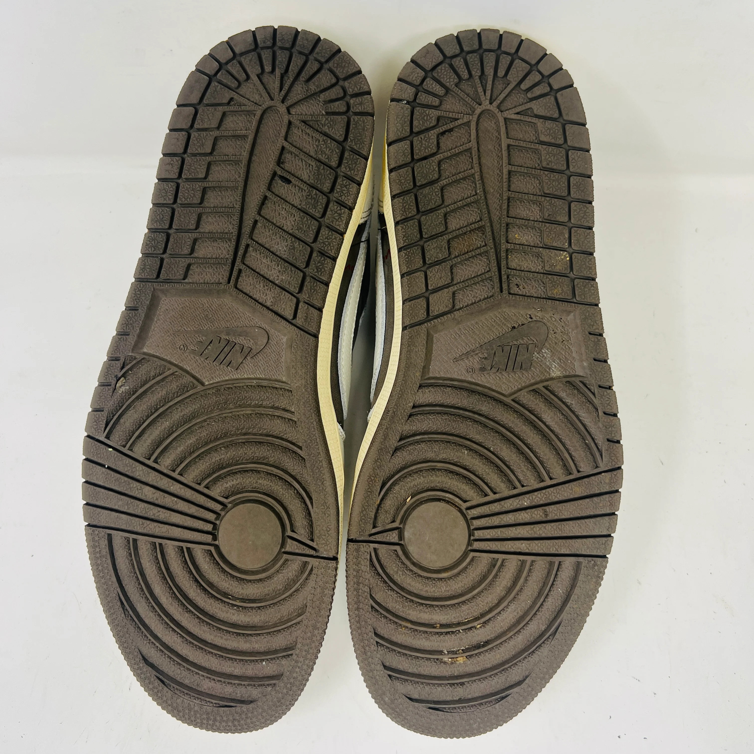 Jordan 1 Retro Low OG SP Travis Scott Reverse Mocha - Image 6