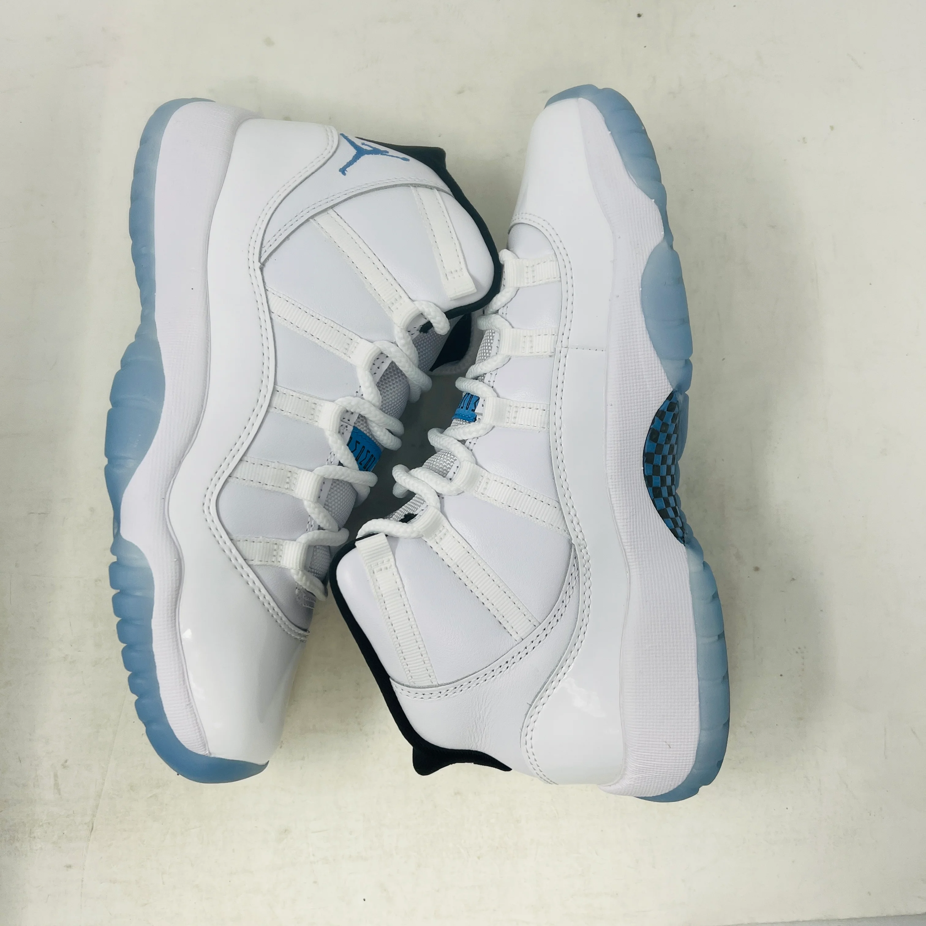 Jordan 11 Retro Legend Blue (2024) (GS) - Image 3