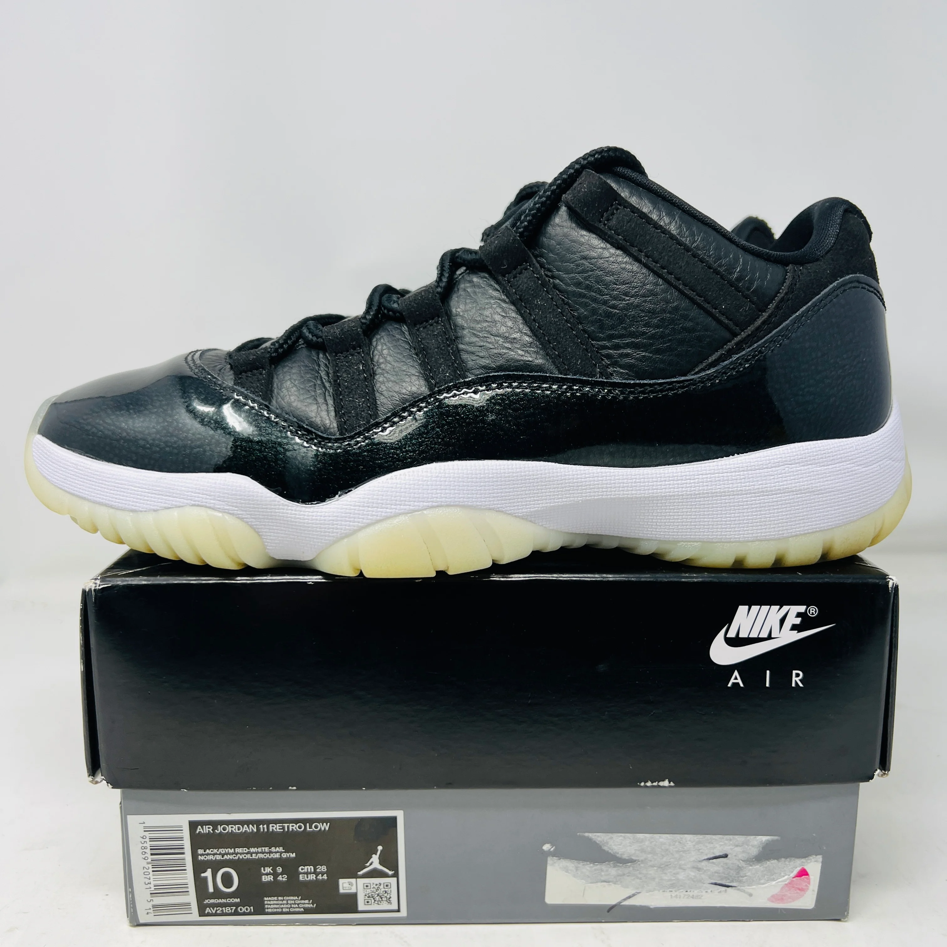 Jordan 11 Retro Low 72-10
