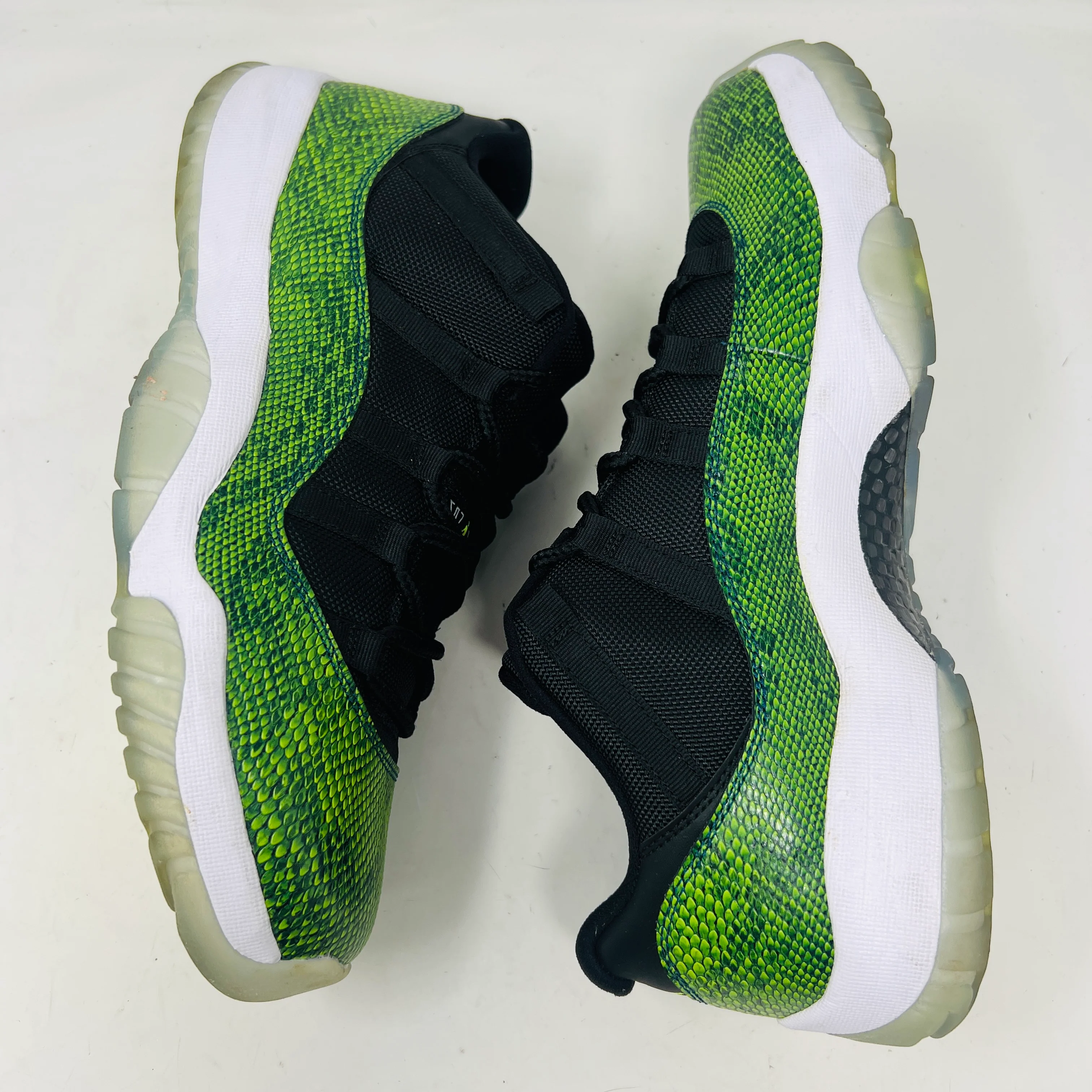 Jordan 11 Retro Low Green Snakeskin - Image 4