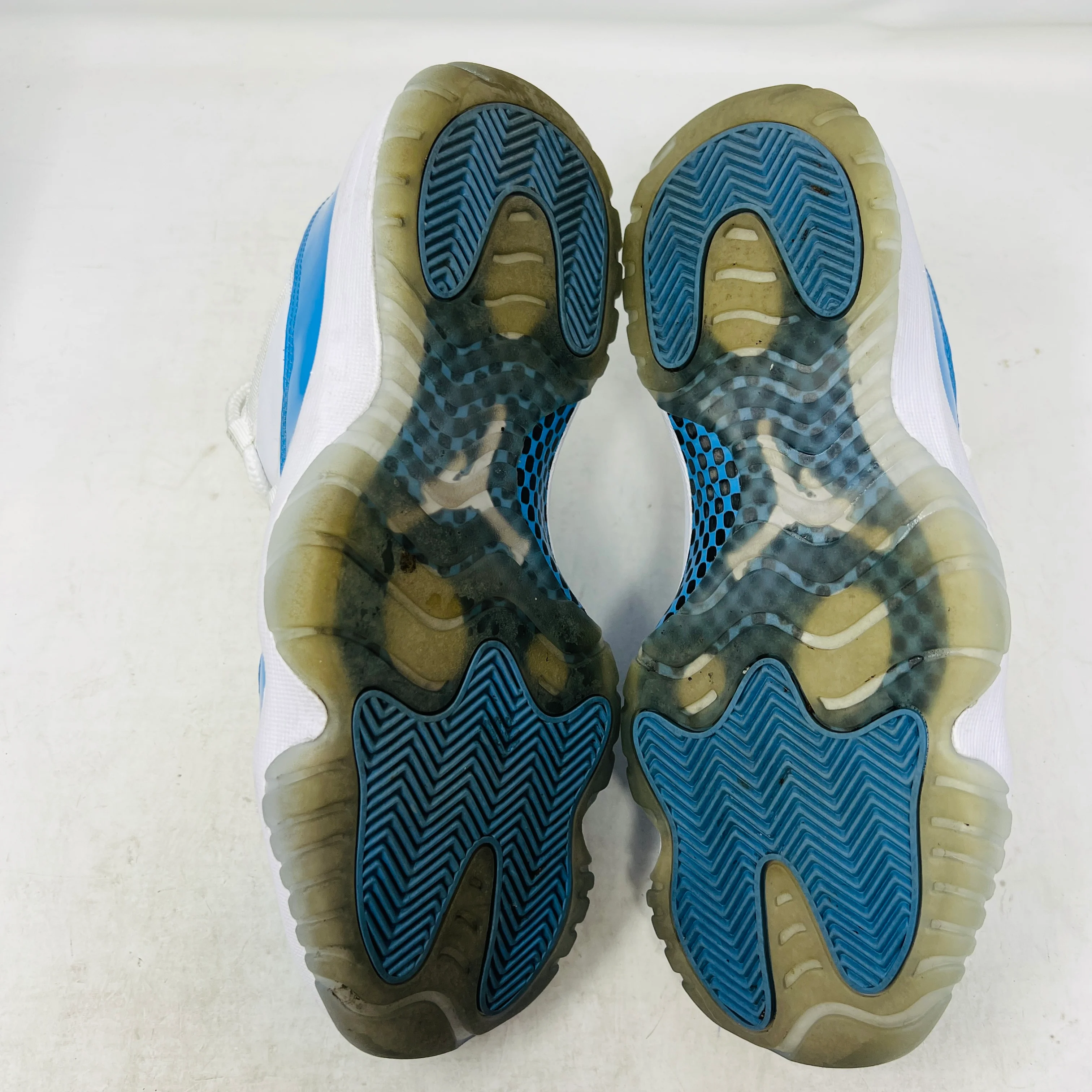 Jordan 11 Retro Low University Blue (2017) - Image 6