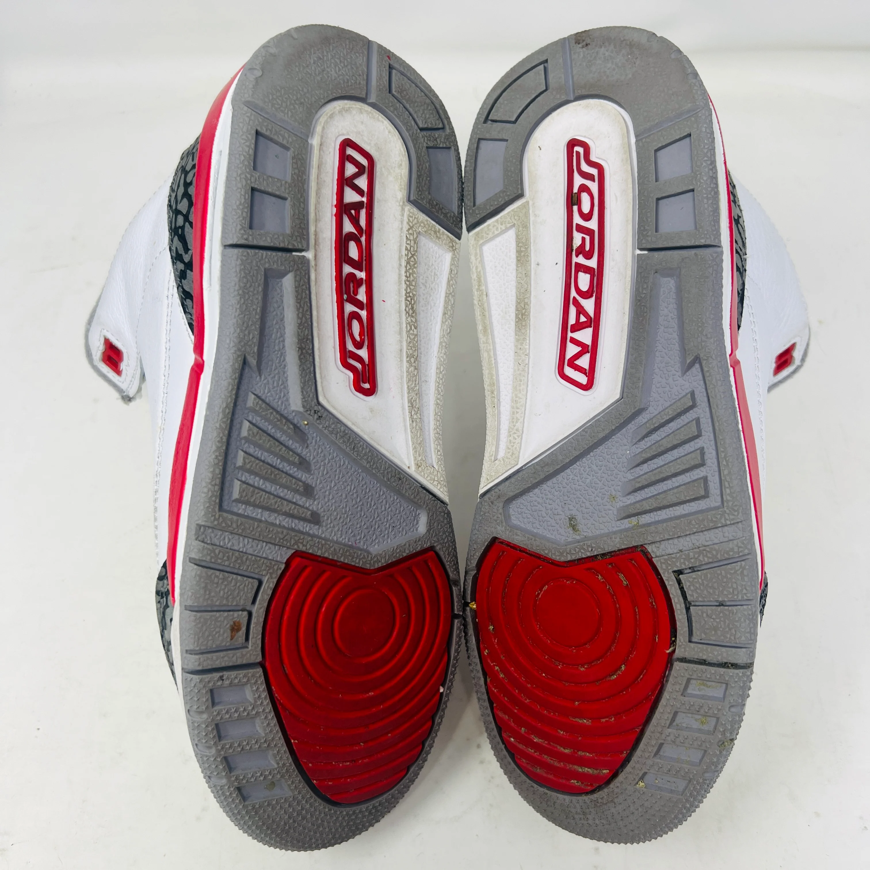 Jordan 3 Retro Fire Red (2022) (GS) - Image 6