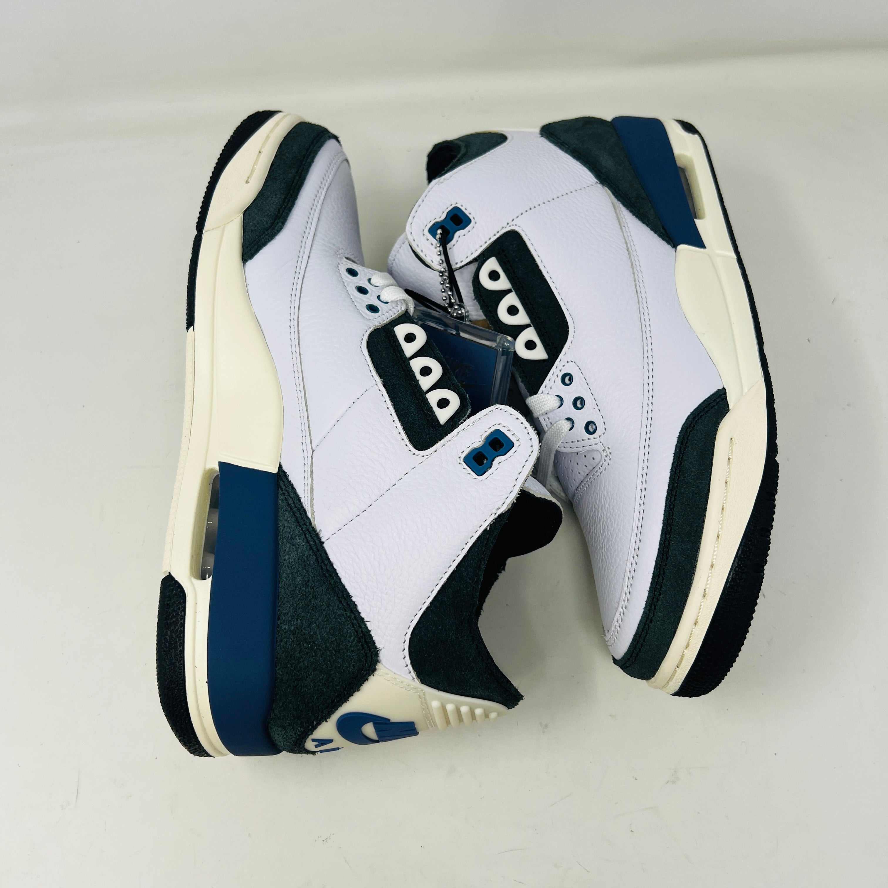 Jordan 3 Retro OG SP A Ma Maniére Diffused Blue - Image 4
