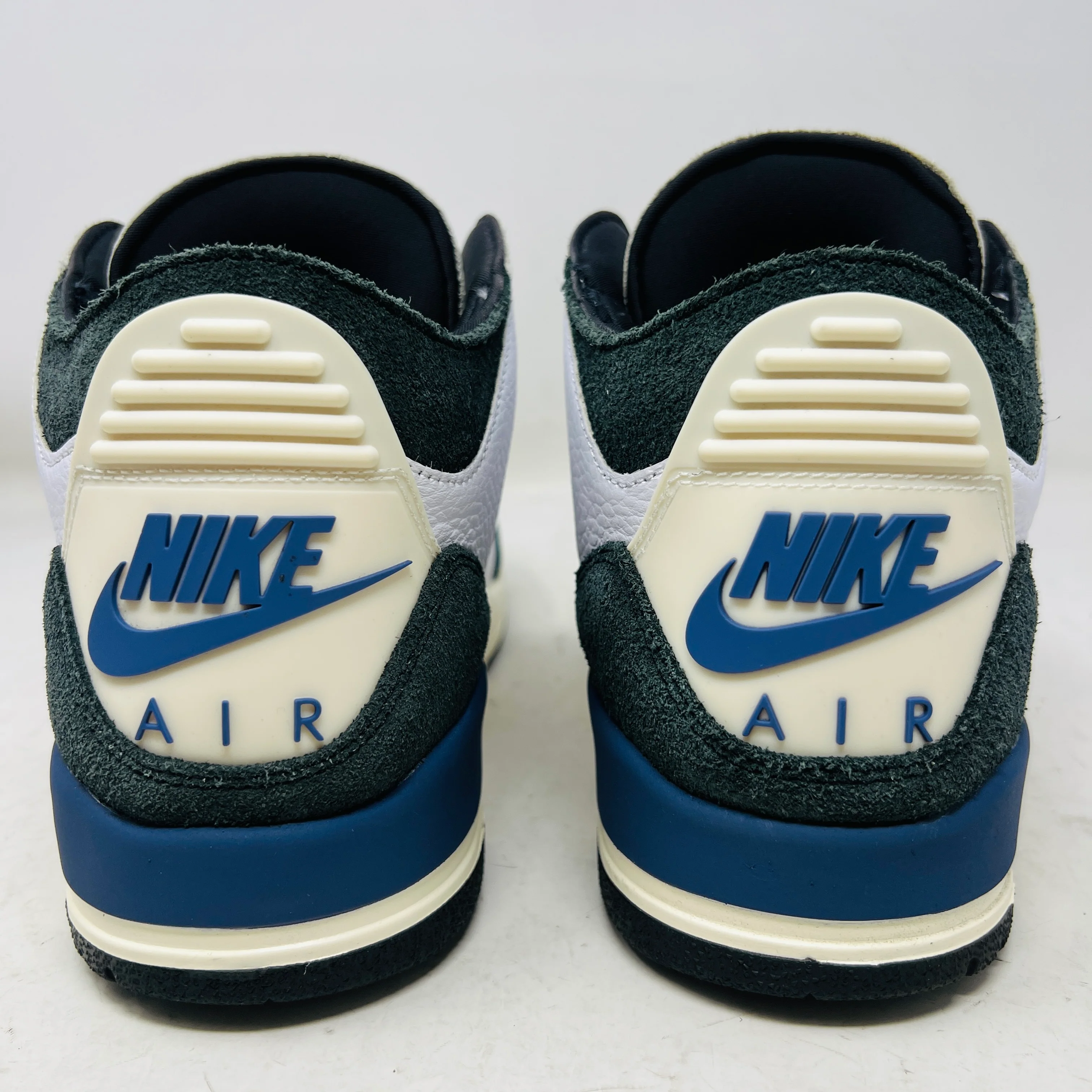 Jordan 3 Retro OG SP A Ma Maniére Diffused Blue - Image 5