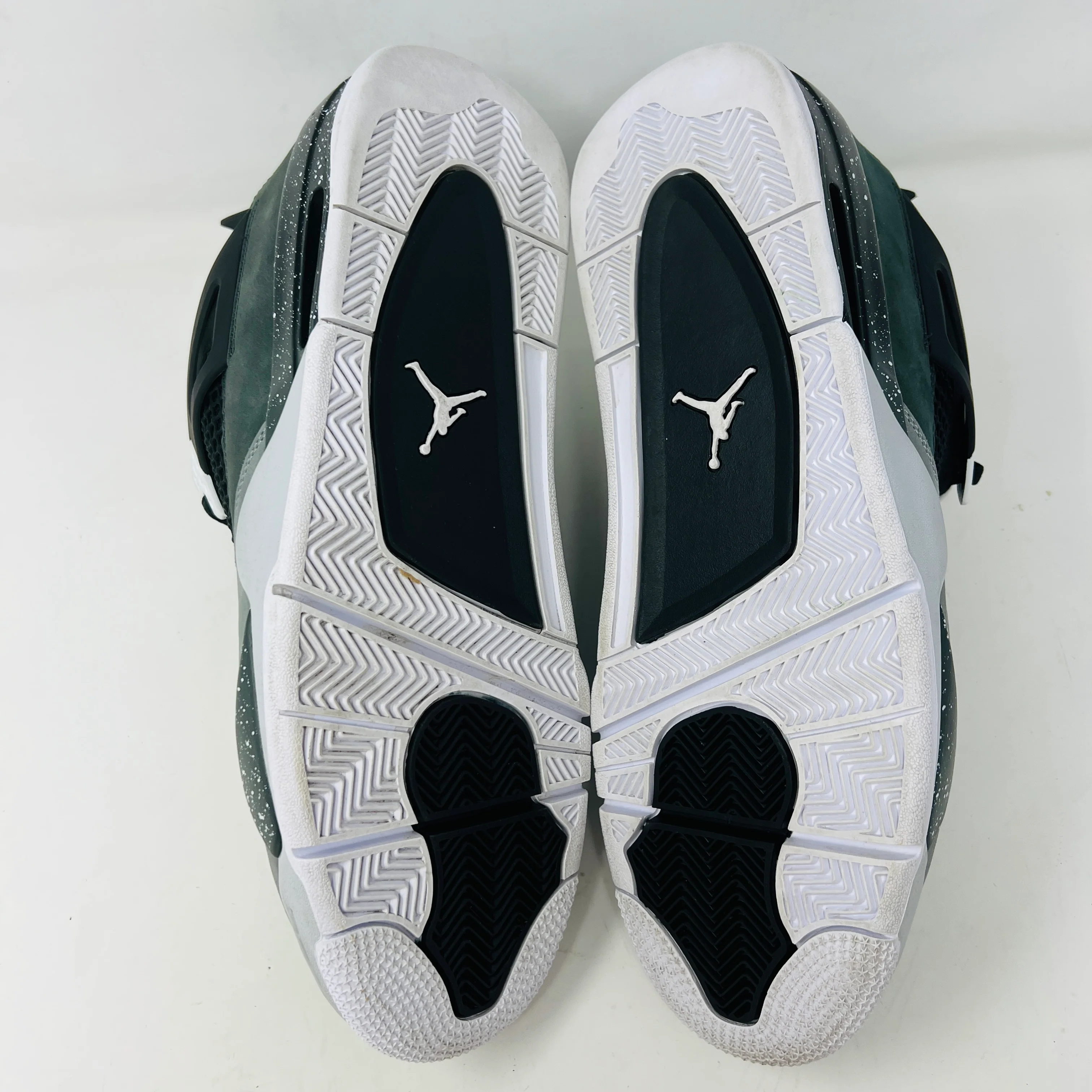 Jordan 4 Retro Fear (2024) - Image 6