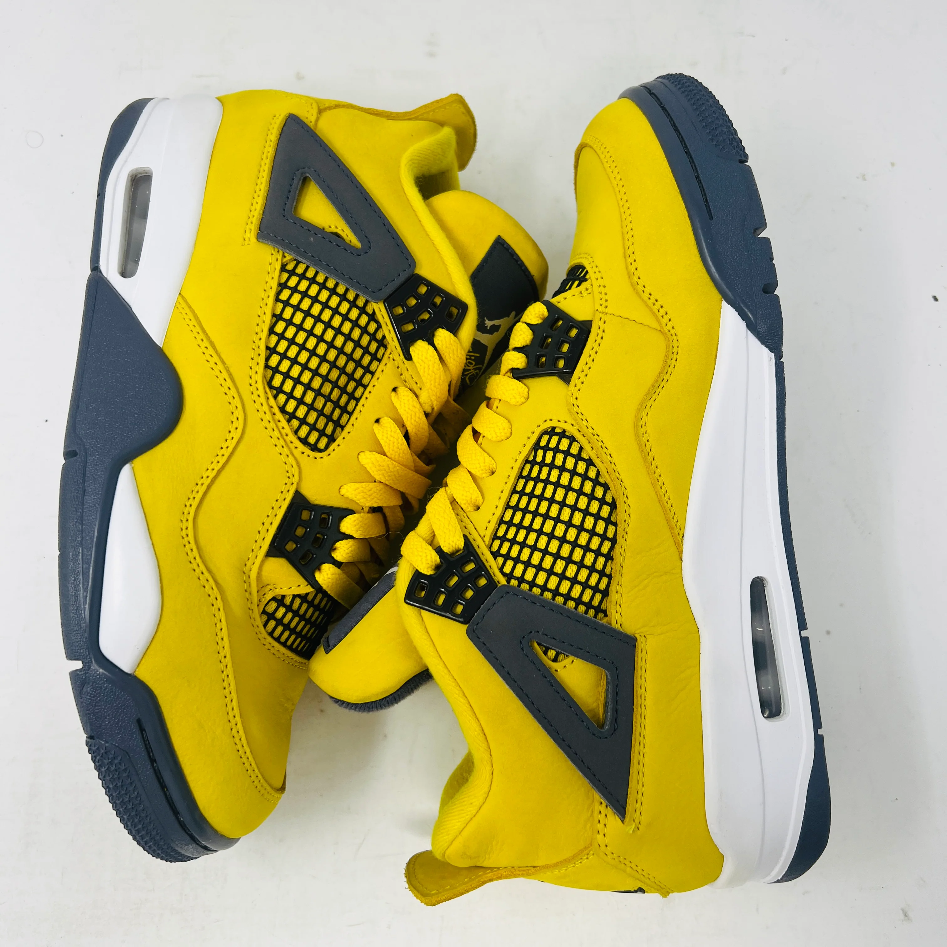 Jordan 4 Retro Lightning (2021) - Image 3