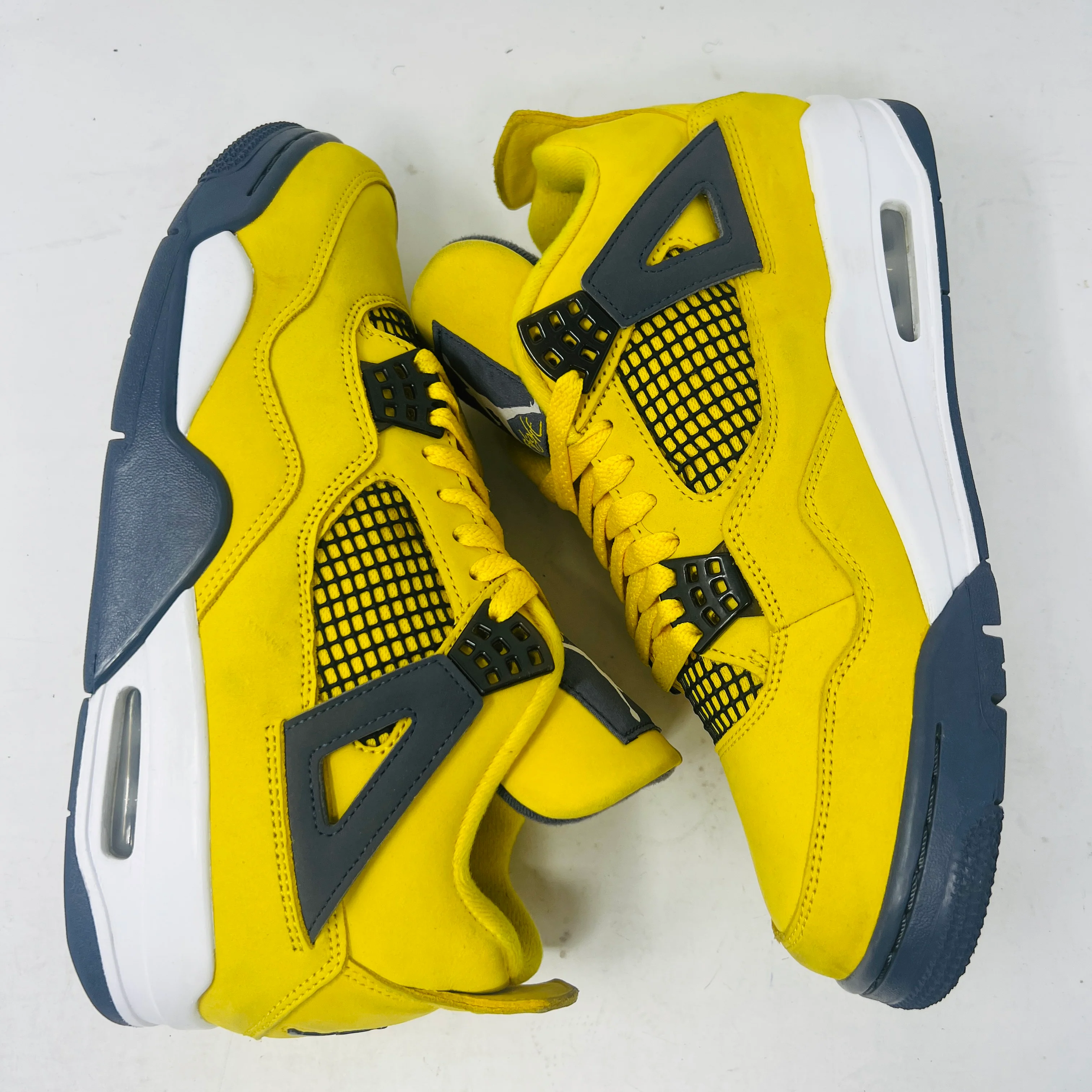 Jordan 4 Retro Lightning (2021) - Image 4