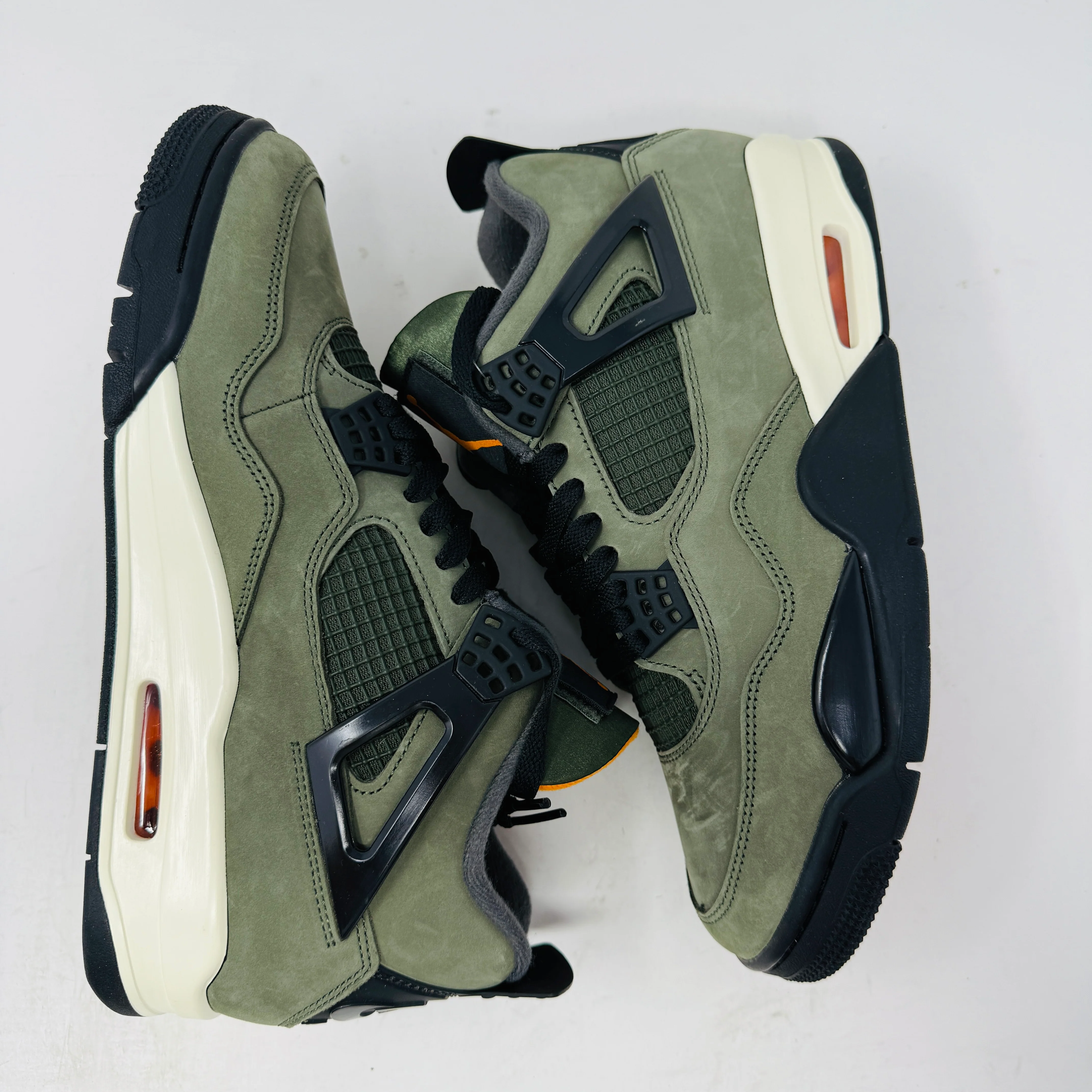Jordan 4 Retro OG SP Undefeated (2025) - Image 4