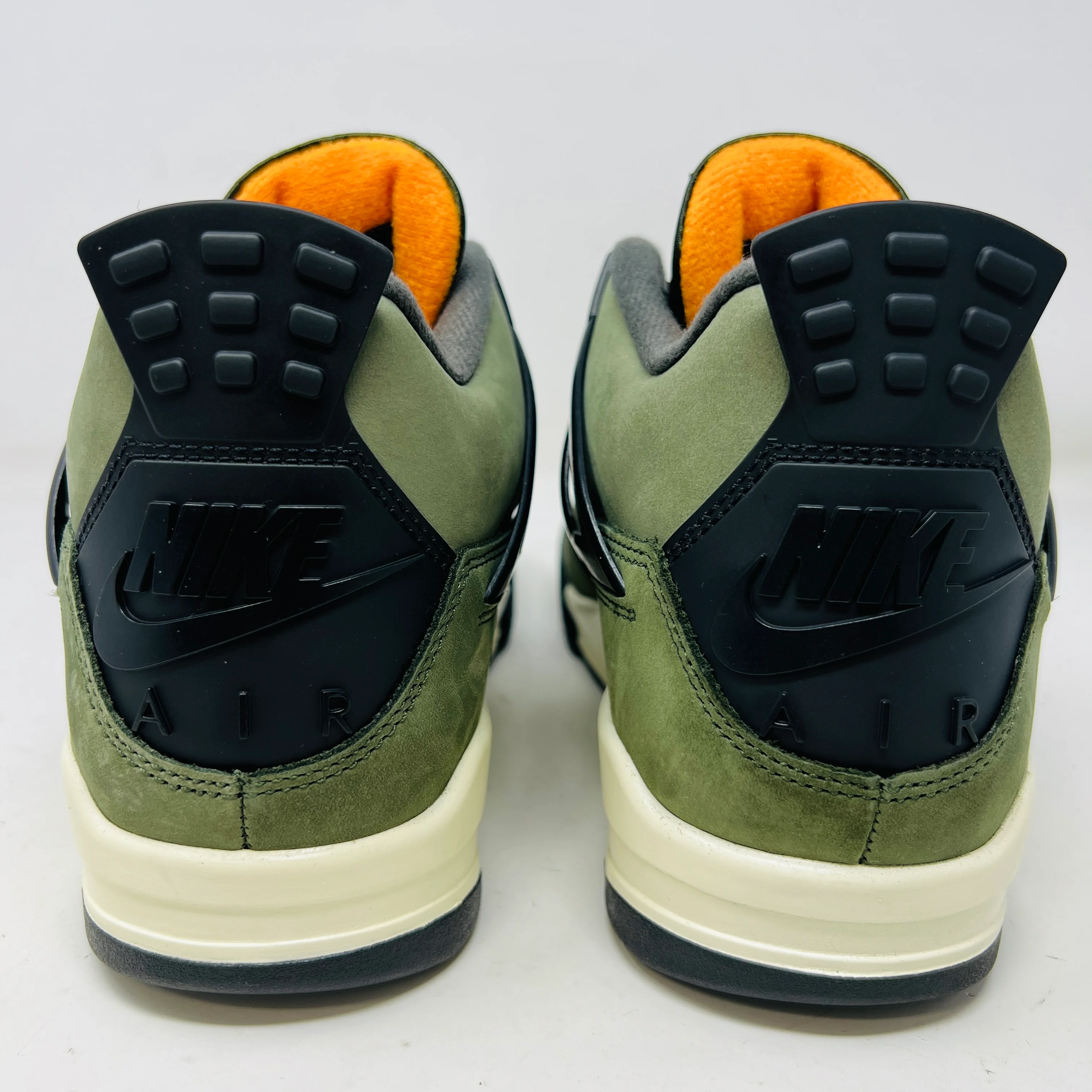 Jordan 4 Retro OG SP Undefeated (2025) - Image 5