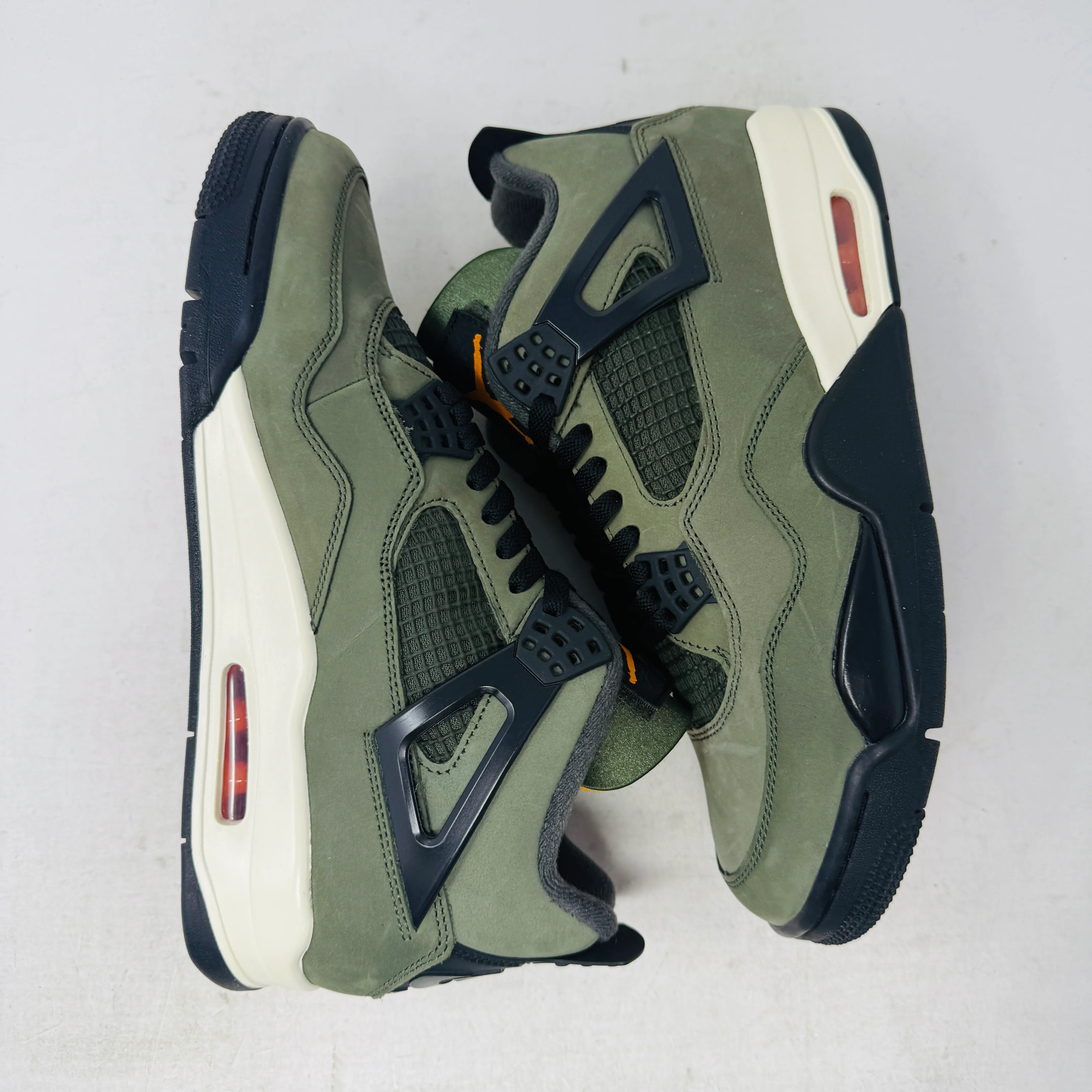 Jordan 4 Retro OG SP Undefeated (2025) - Image 4