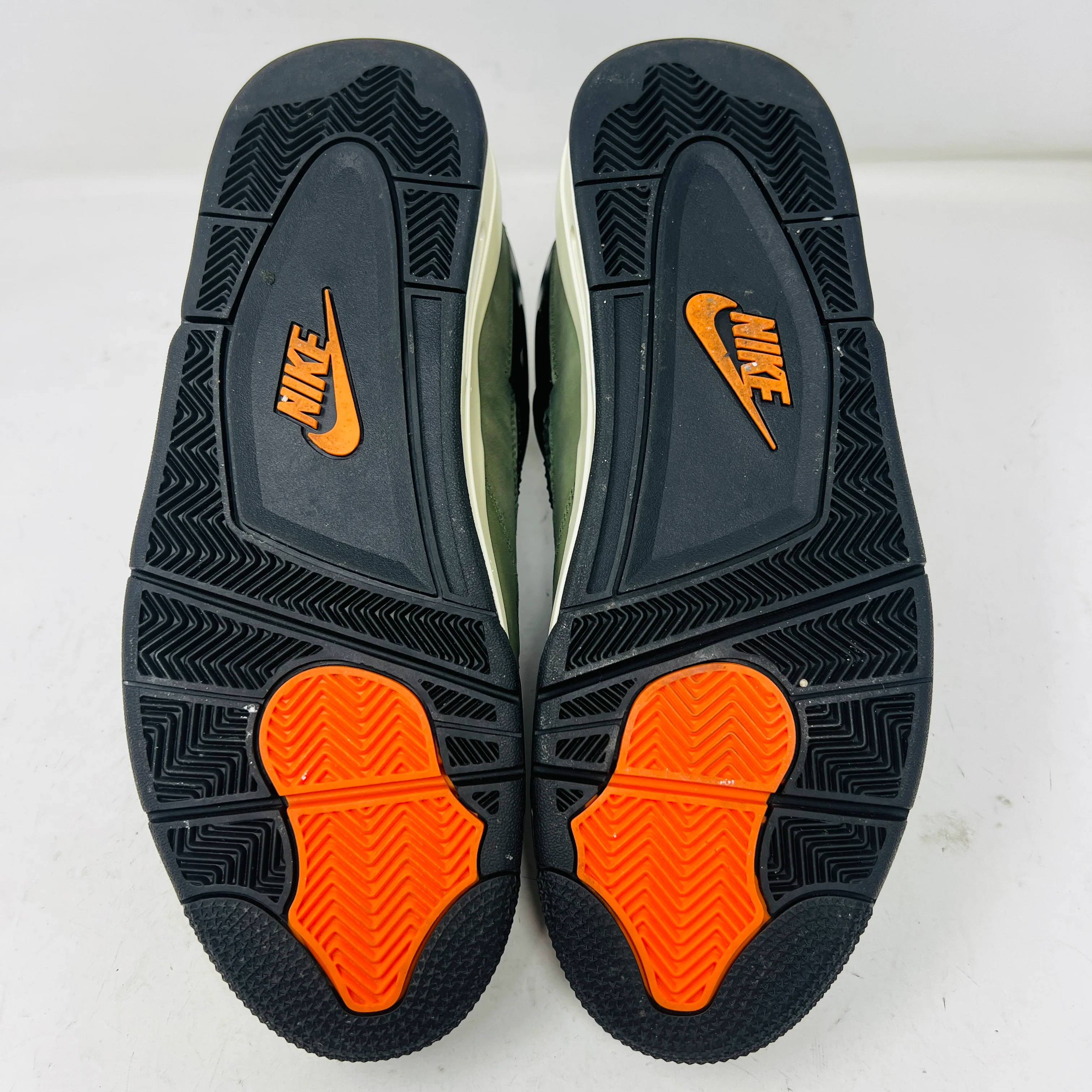 Jordan 4 Retro OG SP Undefeated (2025) - Image 6