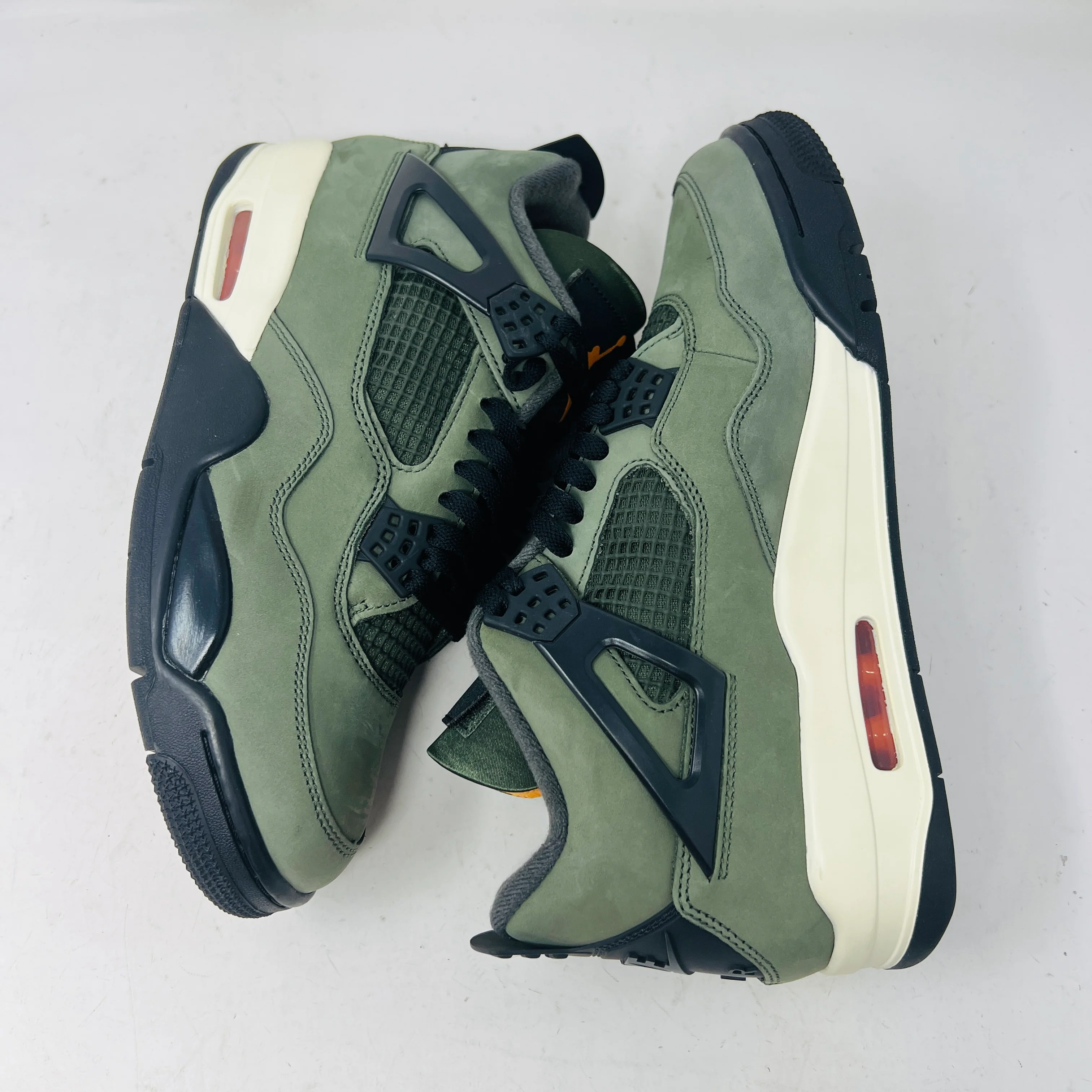 Jordan 4 Retro OG SP Undefeated (2025) - Image 3