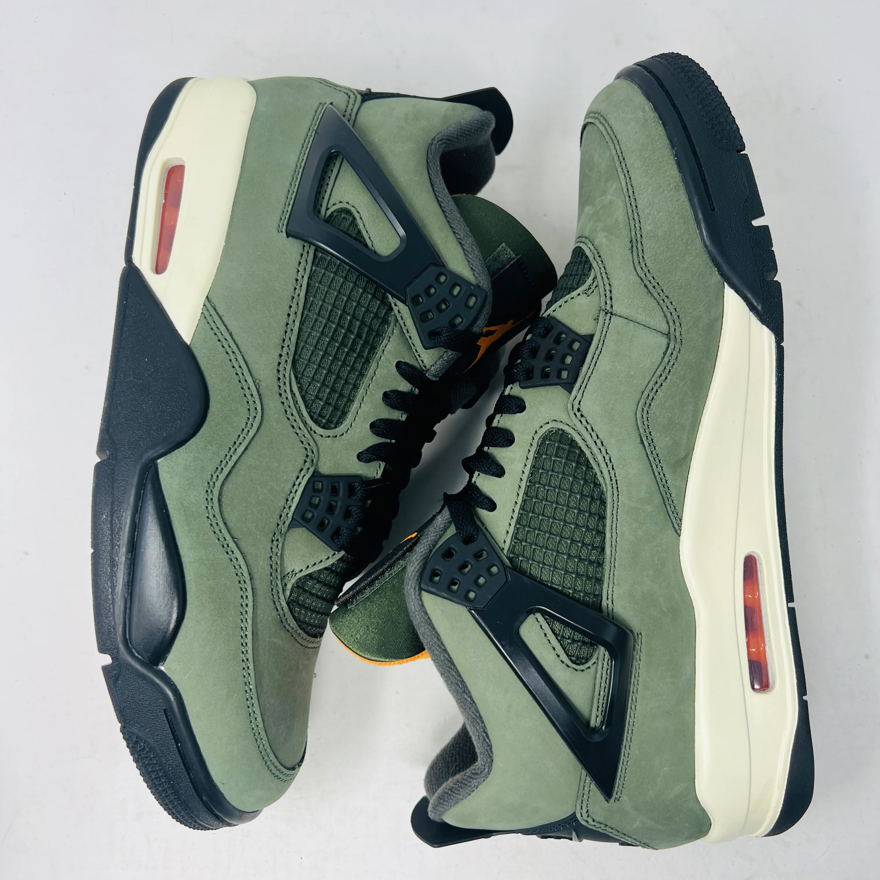 Jordan 4 Retro OG SP Undefeated (2025) - Image 3