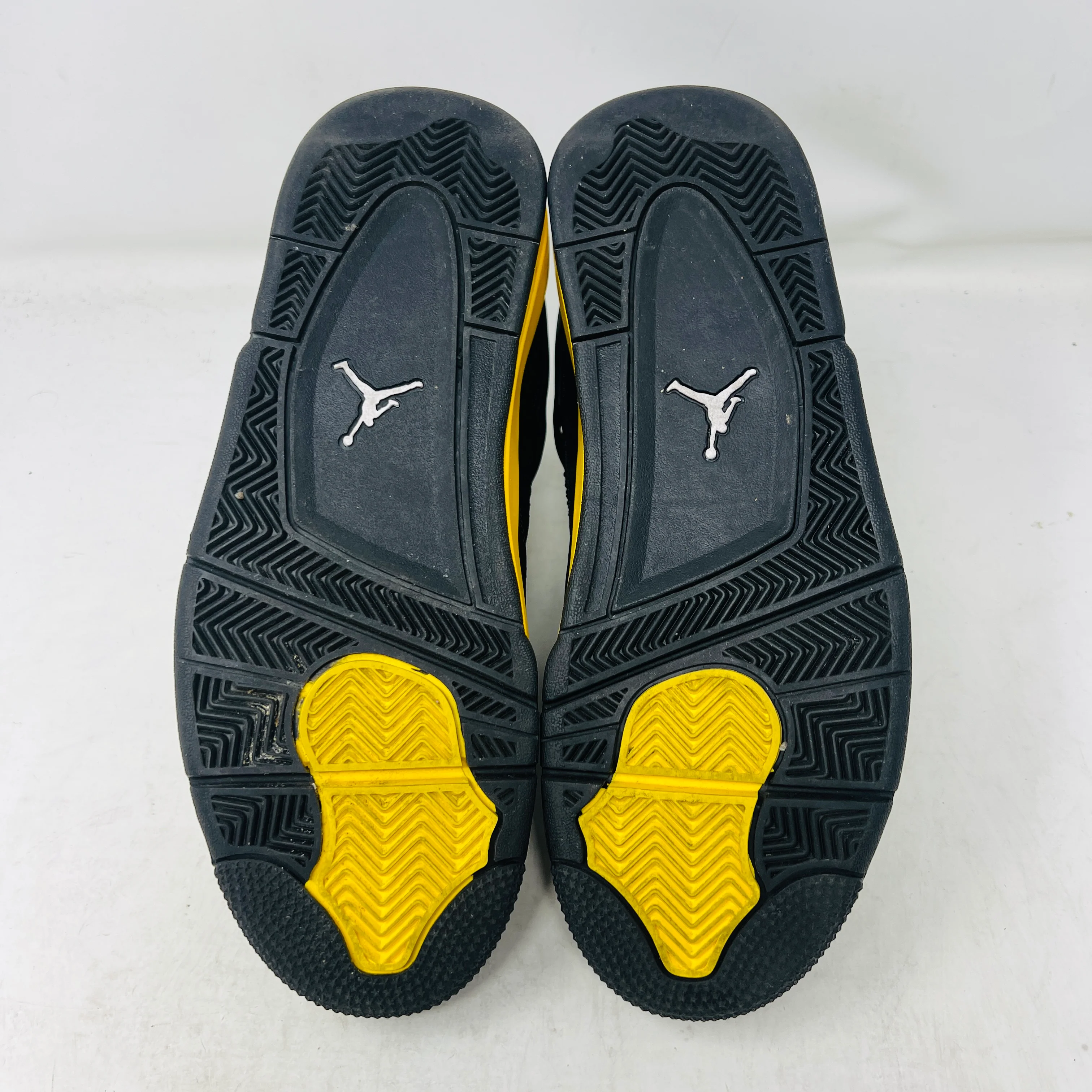 Jordan 4 Retro Thunder (2023) - Image 6