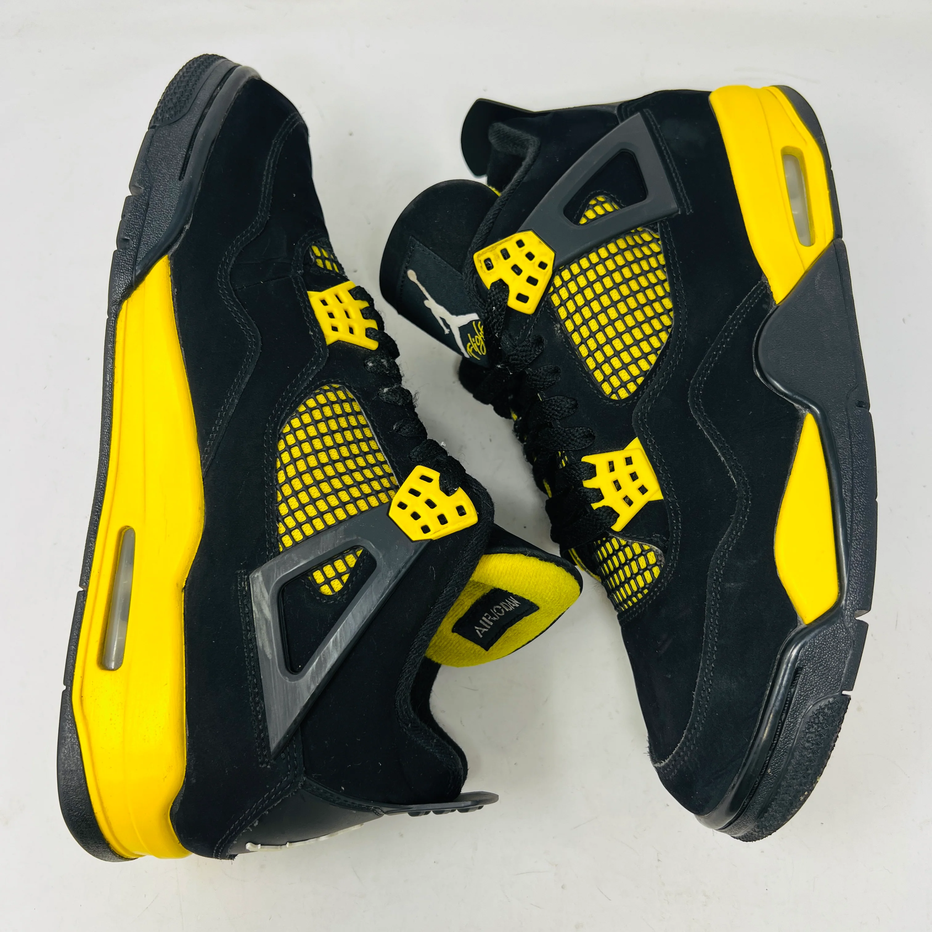 Jordan 4 Retro Thunder (2023) - Image 3