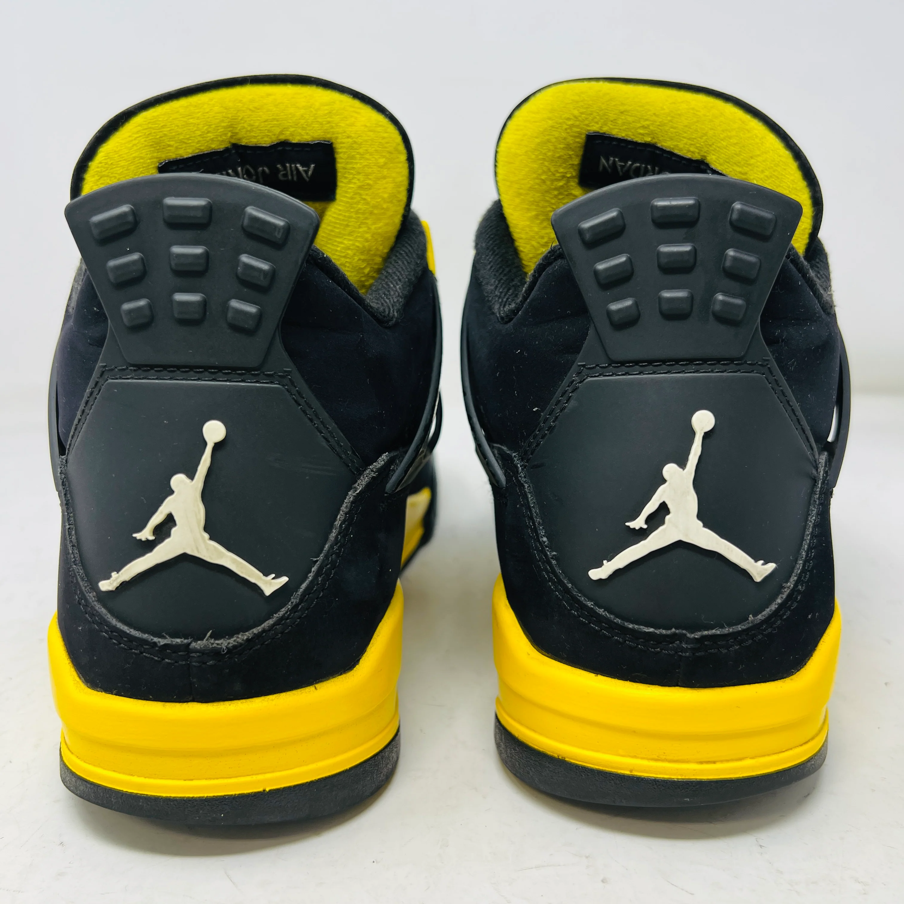 Jordan 4 Retro Thunder (2023) - Image 5