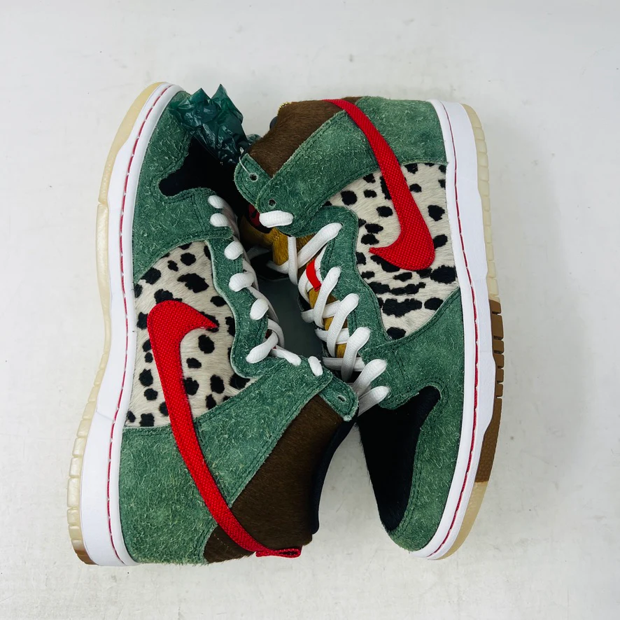 Nike SB Dunk High Dog Walker - Image 4