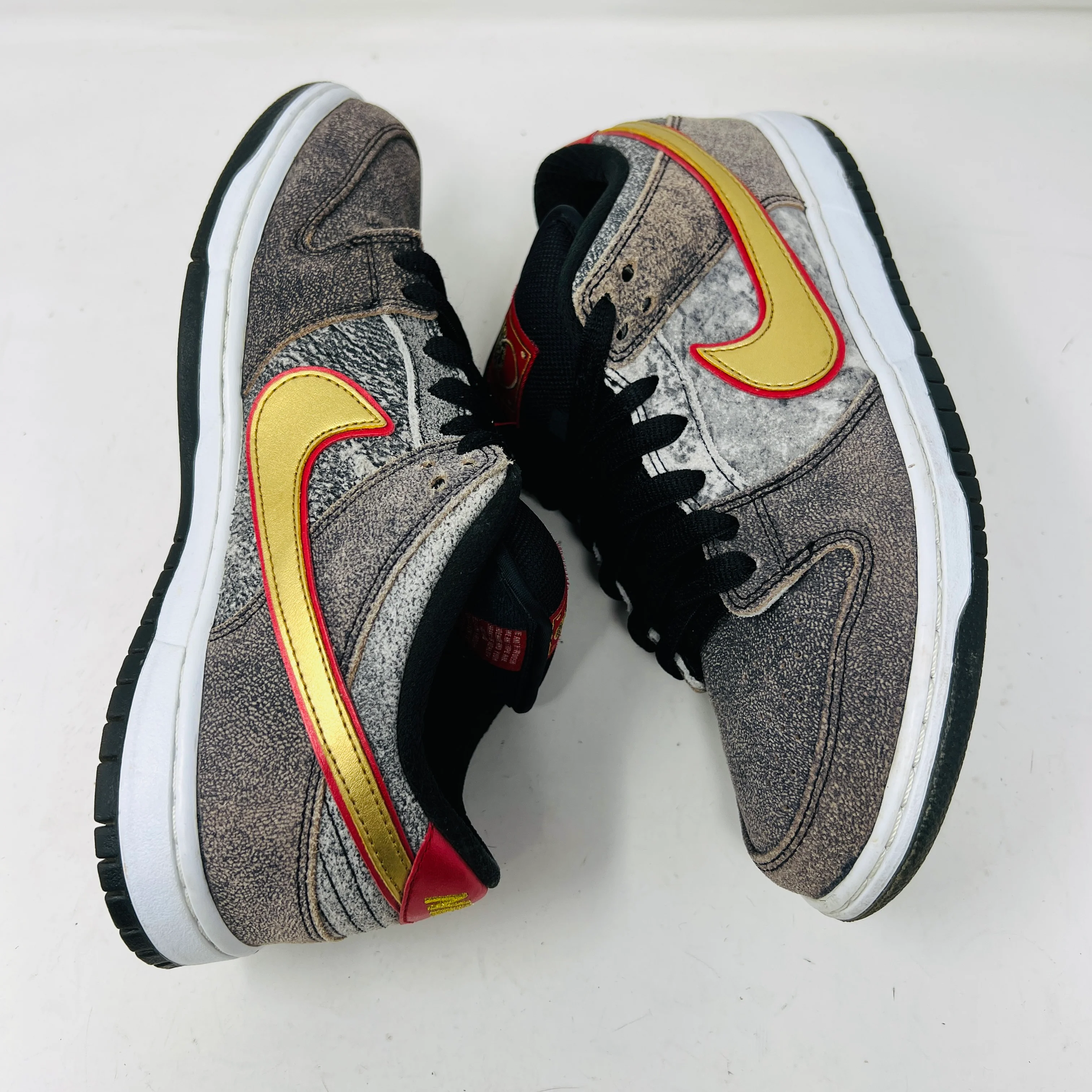 Nike SB Dunk Low Beijing Metallic Gold - Image 3