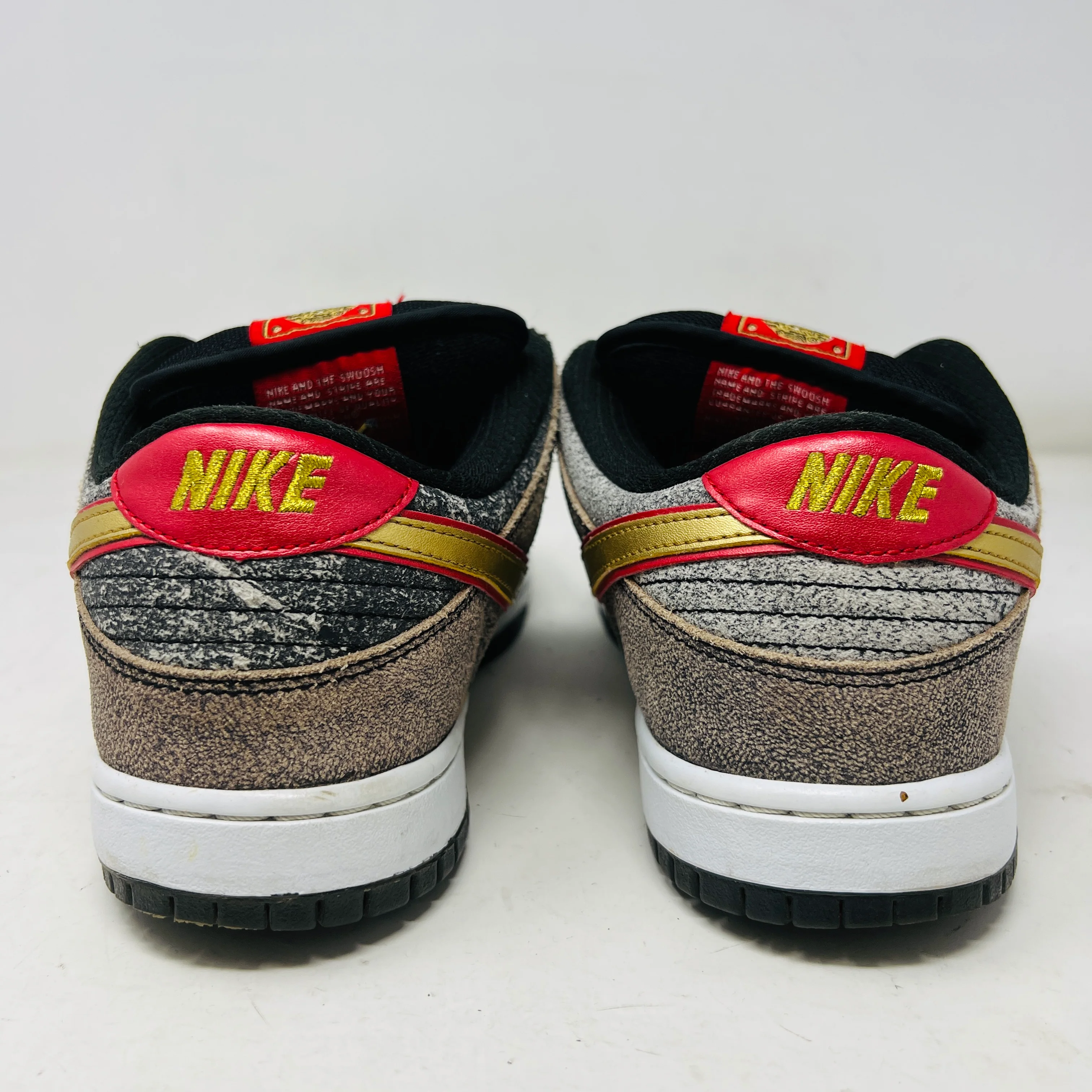 Nike SB Dunk Low Beijing Metallic Gold - Image 5