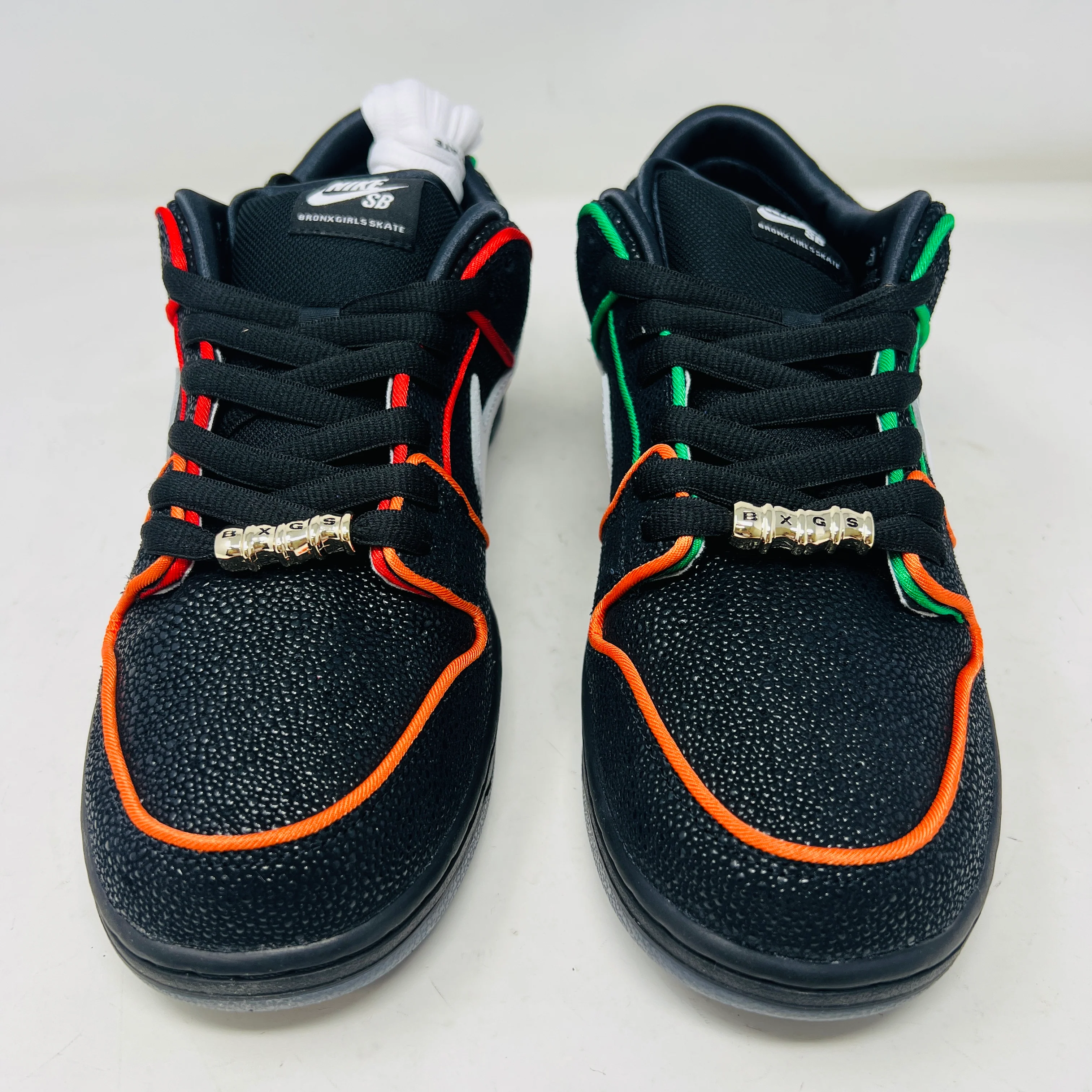 Nike SB Dunk Low Bronx Girls Skate - Image 2