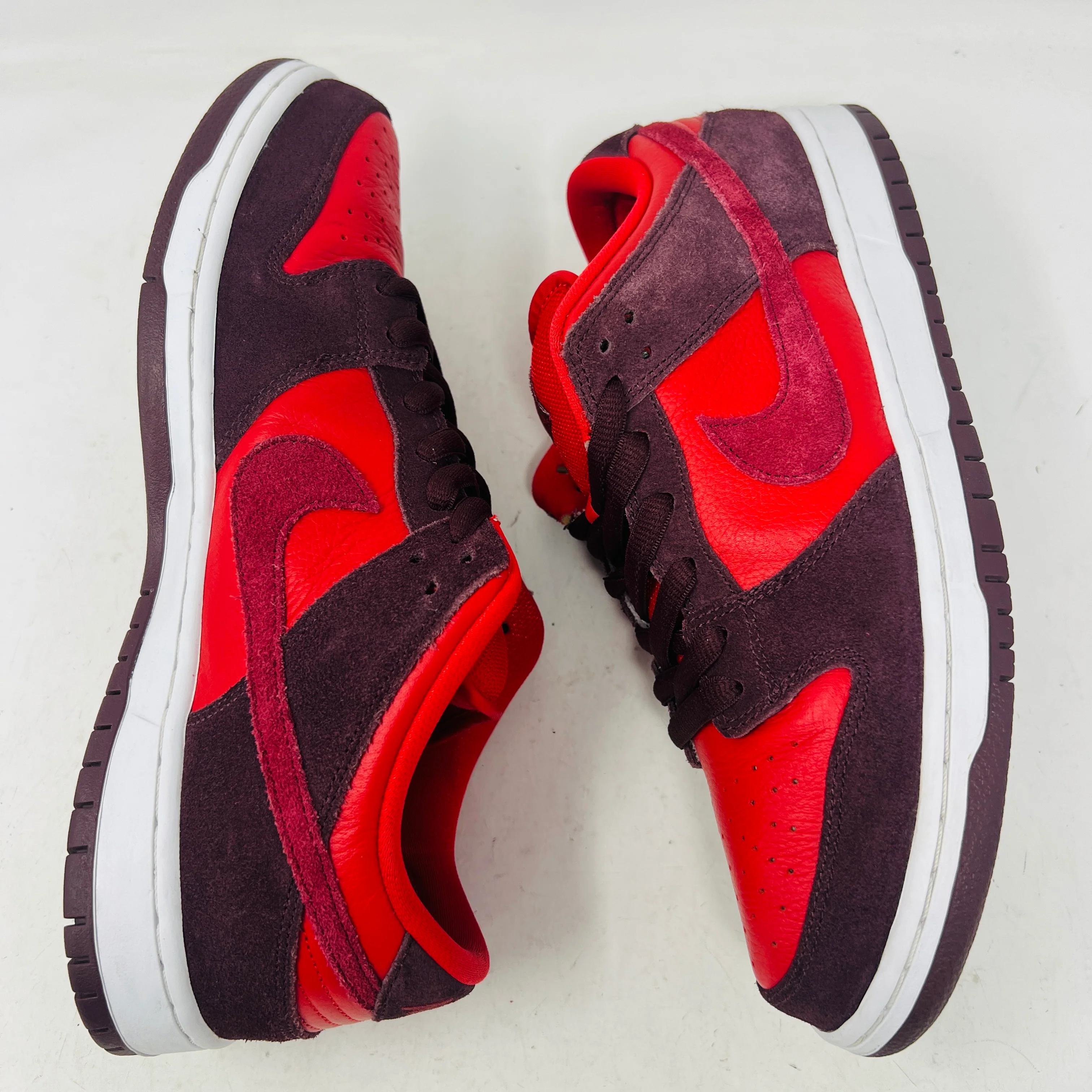Nike SB Dunk Low Cherry - Image 3
