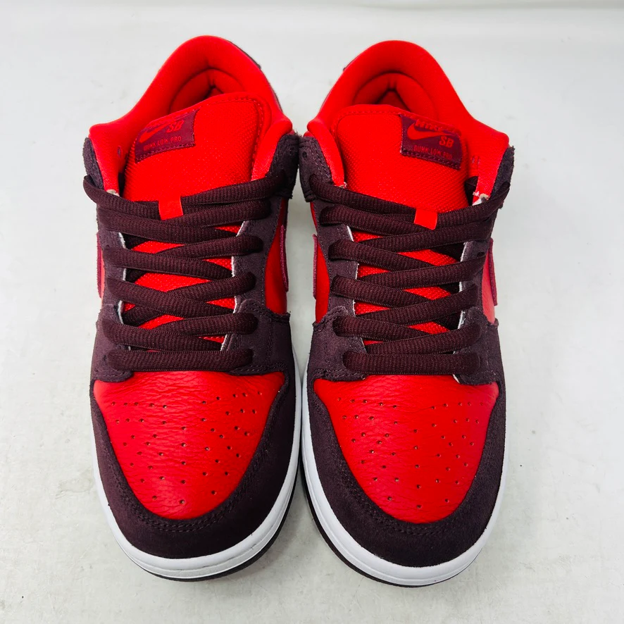 Nike SB Dunk Low Cherry - Image 2