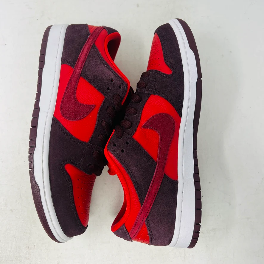 Nike SB Dunk Low Cherry - Image 3