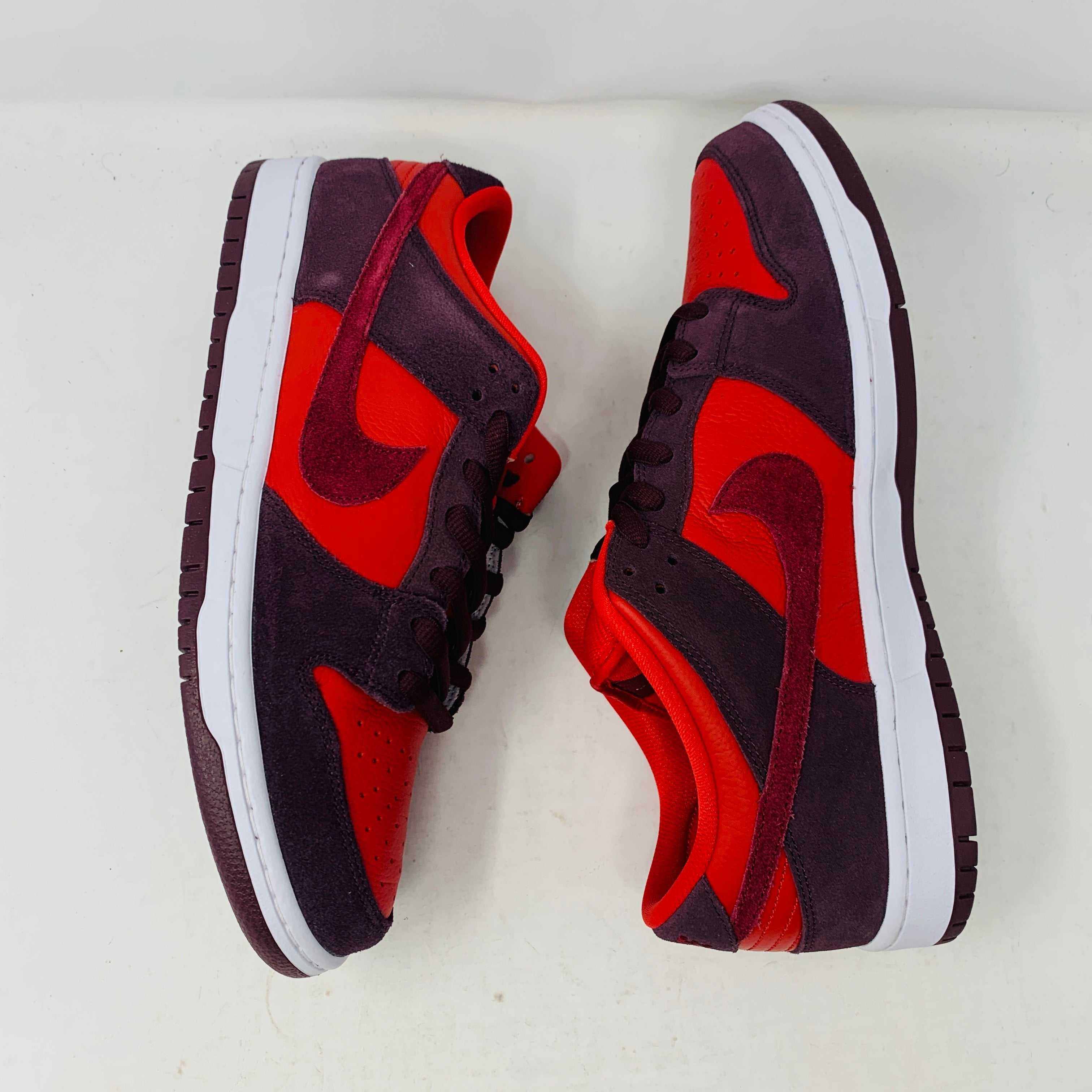 Nike SB Dunk Low Cherry - Image 3