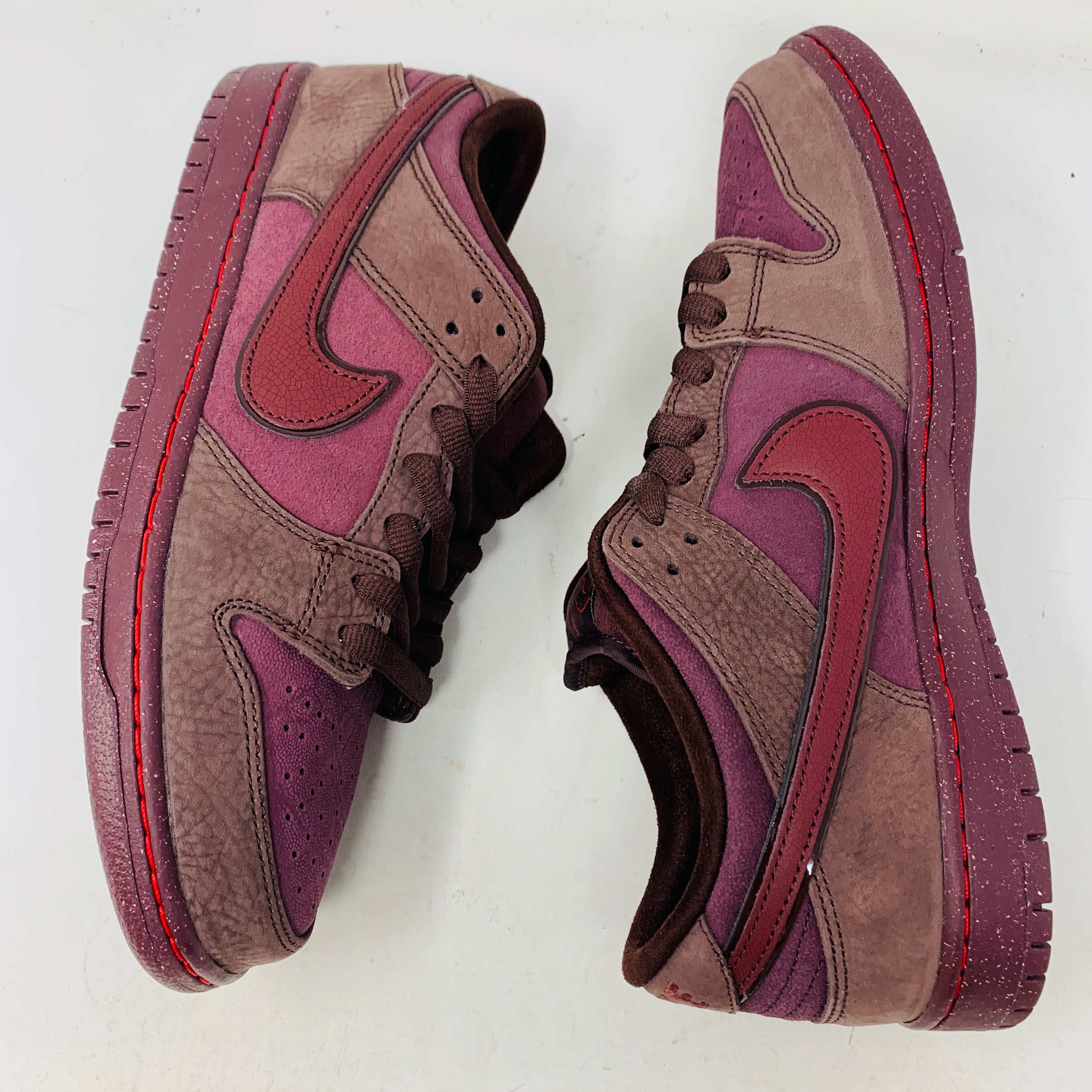 Nike SB Dunk Low City Of Love Burgundy Crush - Image 3