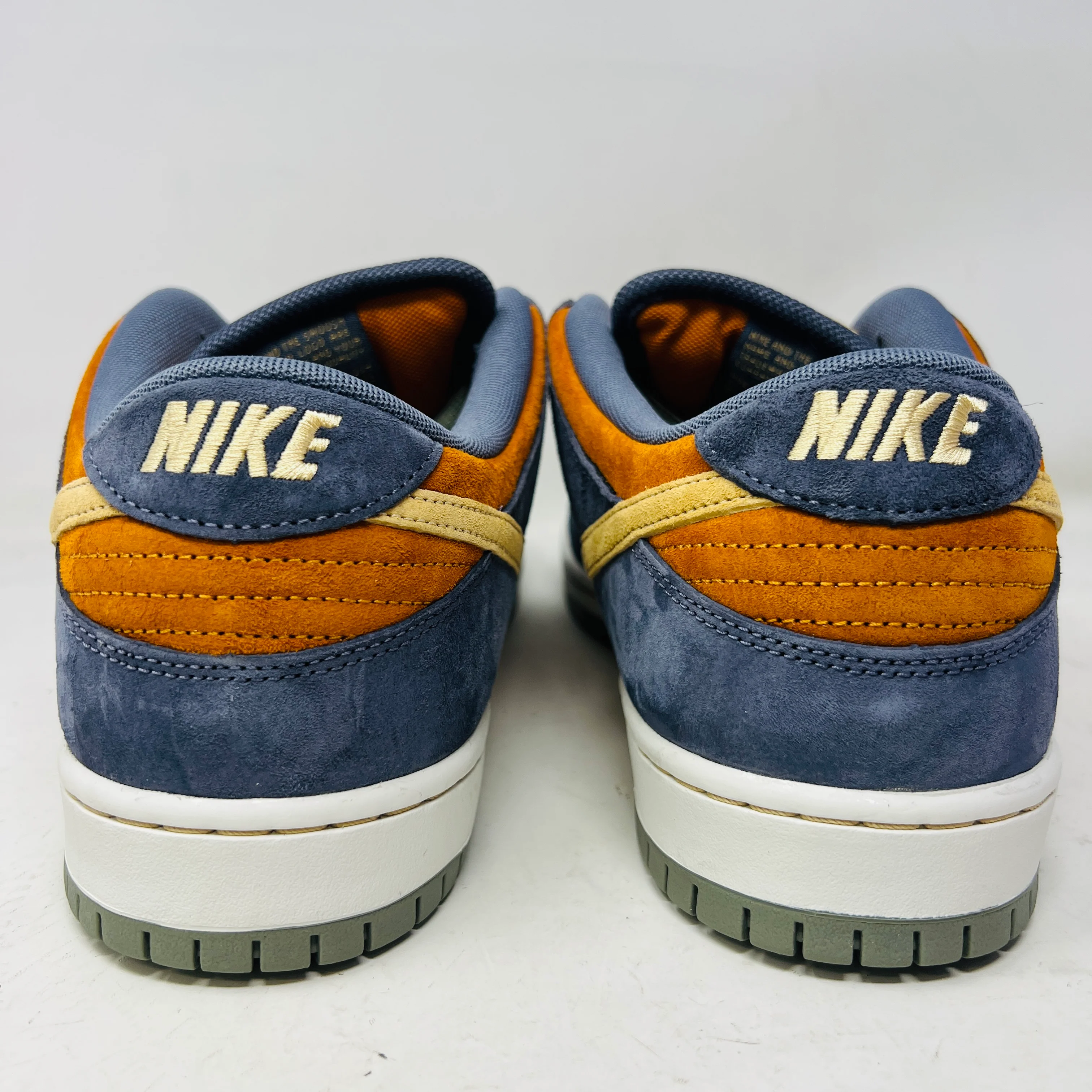 Nike SB Dunk Low Light Carbon Monarch - Image 5