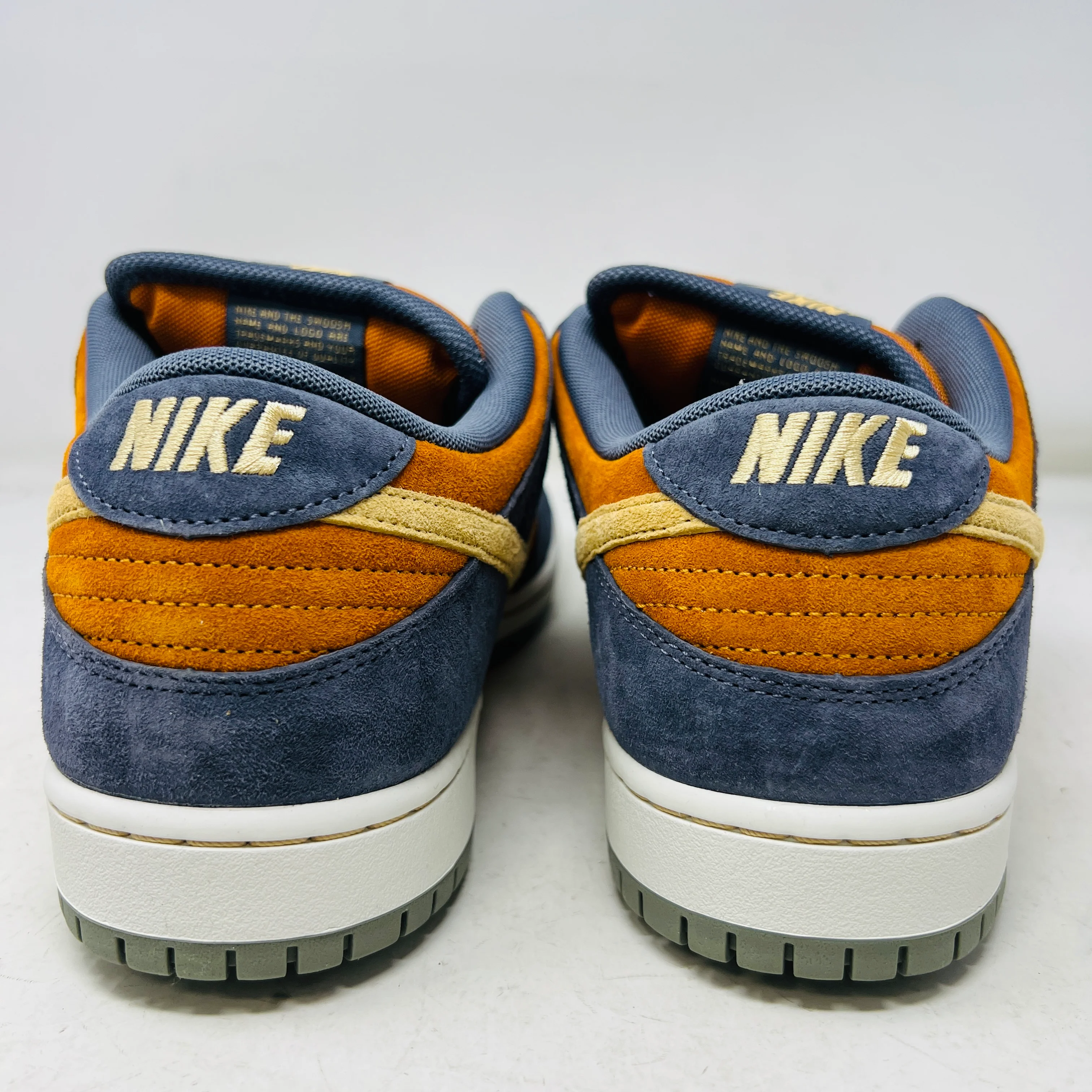 Nike SB Dunk Low Light Carbon Monarch - Image 5