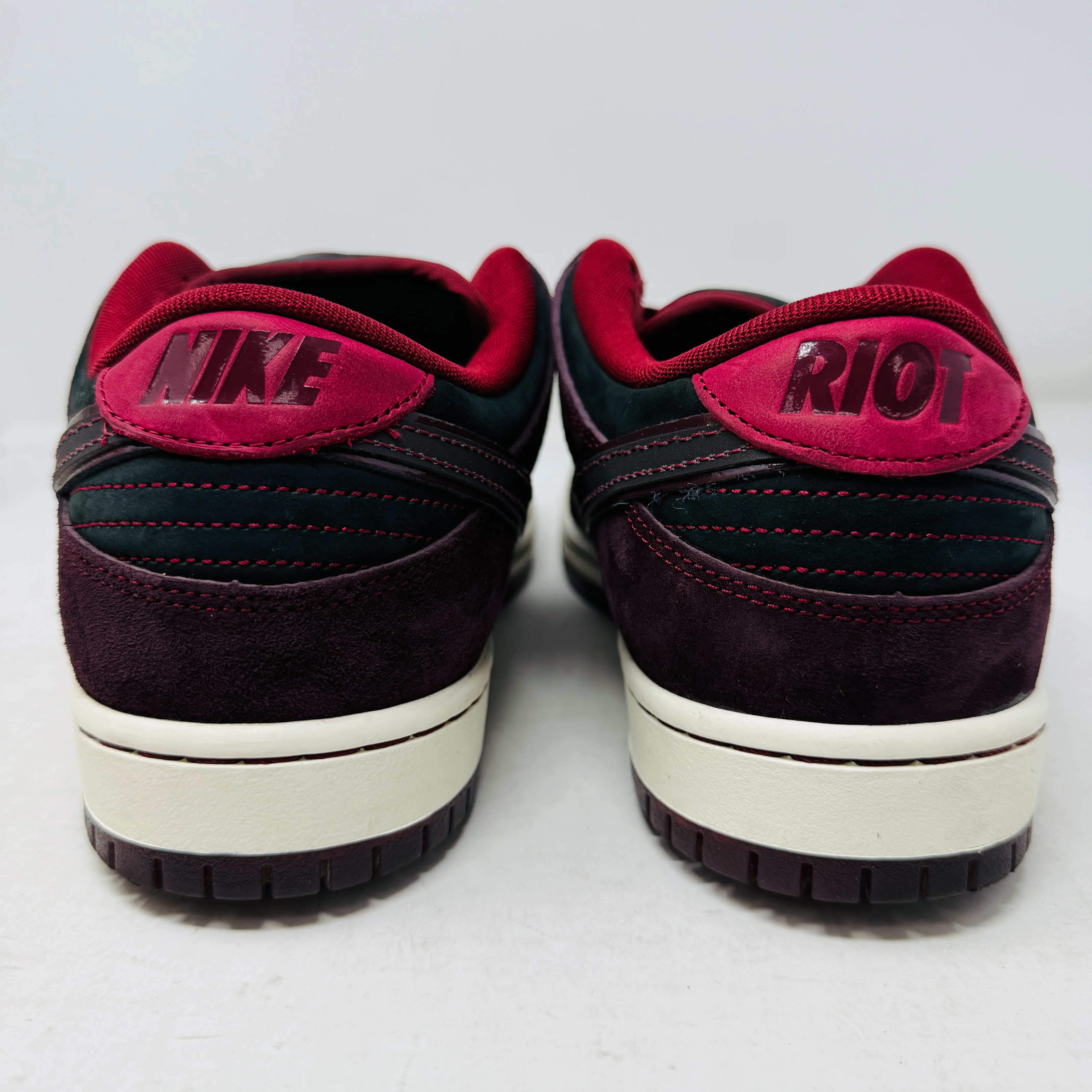 Nike SB Dunk Low Riot Skateshop - Image 5