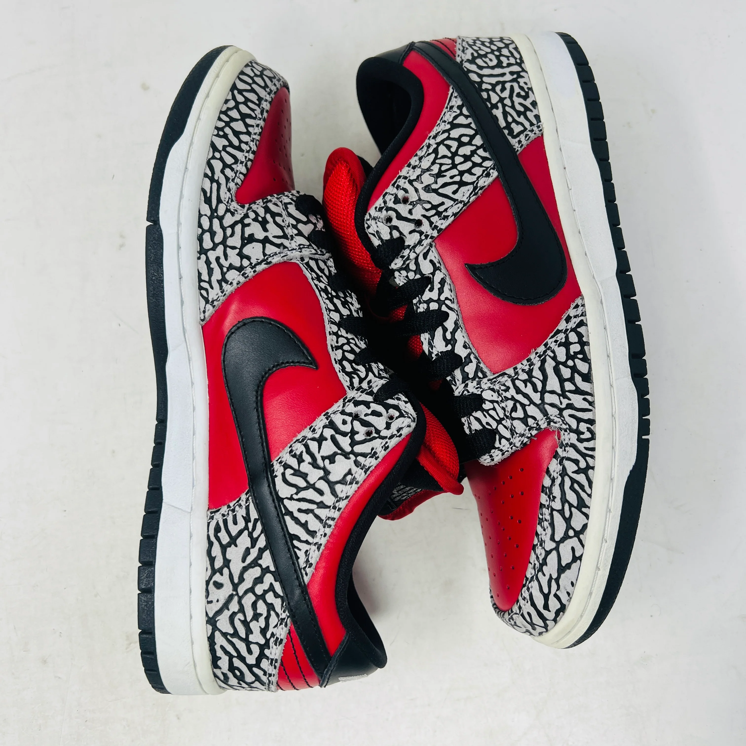 Nike SB Dunk Low Supreme Red Cement (2012) - Image 4